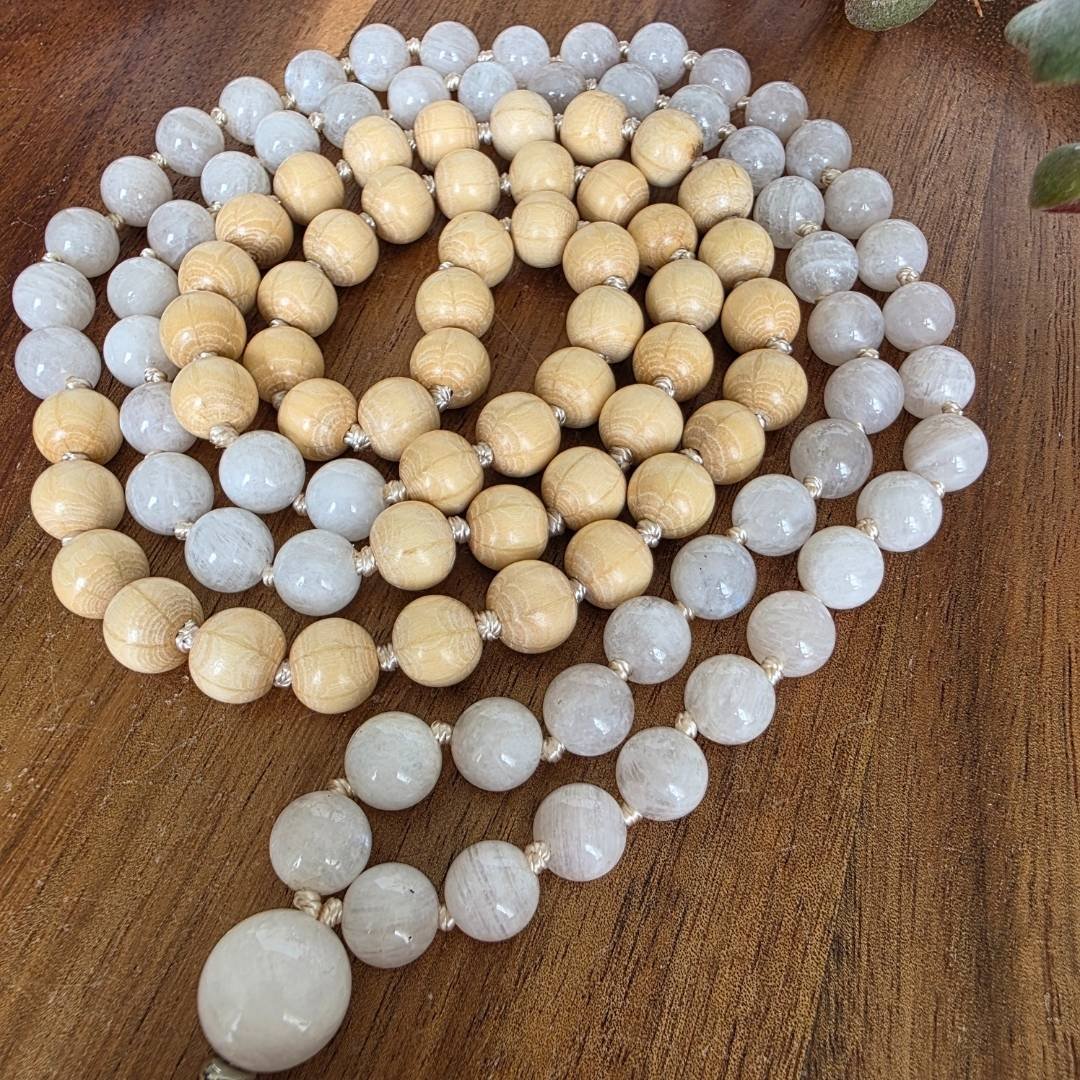 Mondstein Mala – Intuition & innere Führung