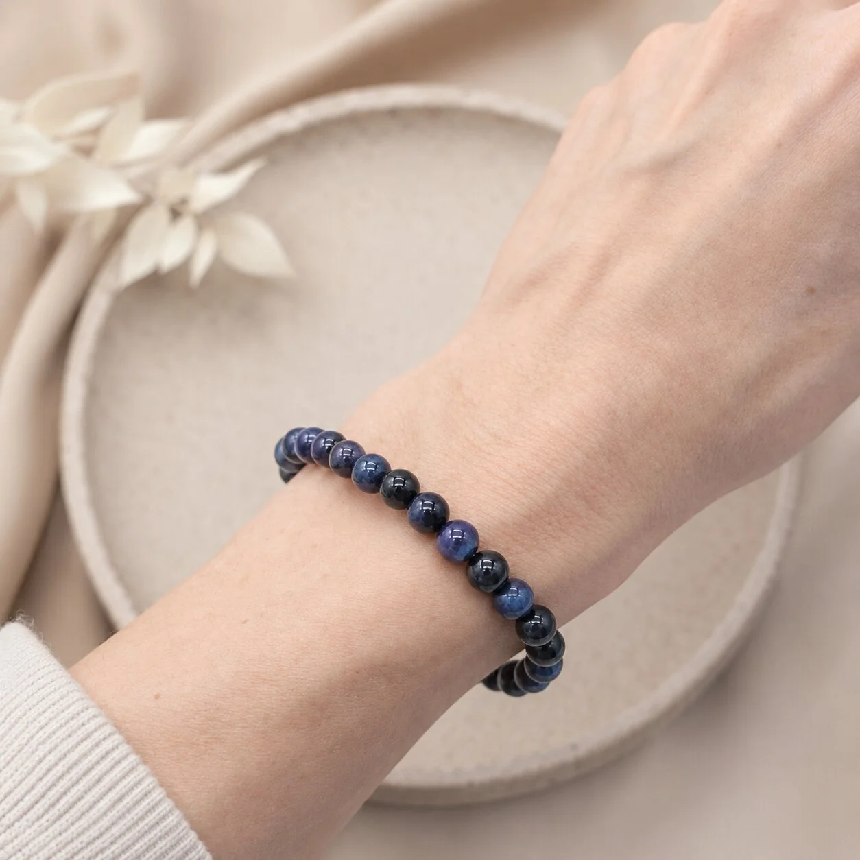 Blaue Tigerauge Armband ‘Tranquility’ von nelGlow