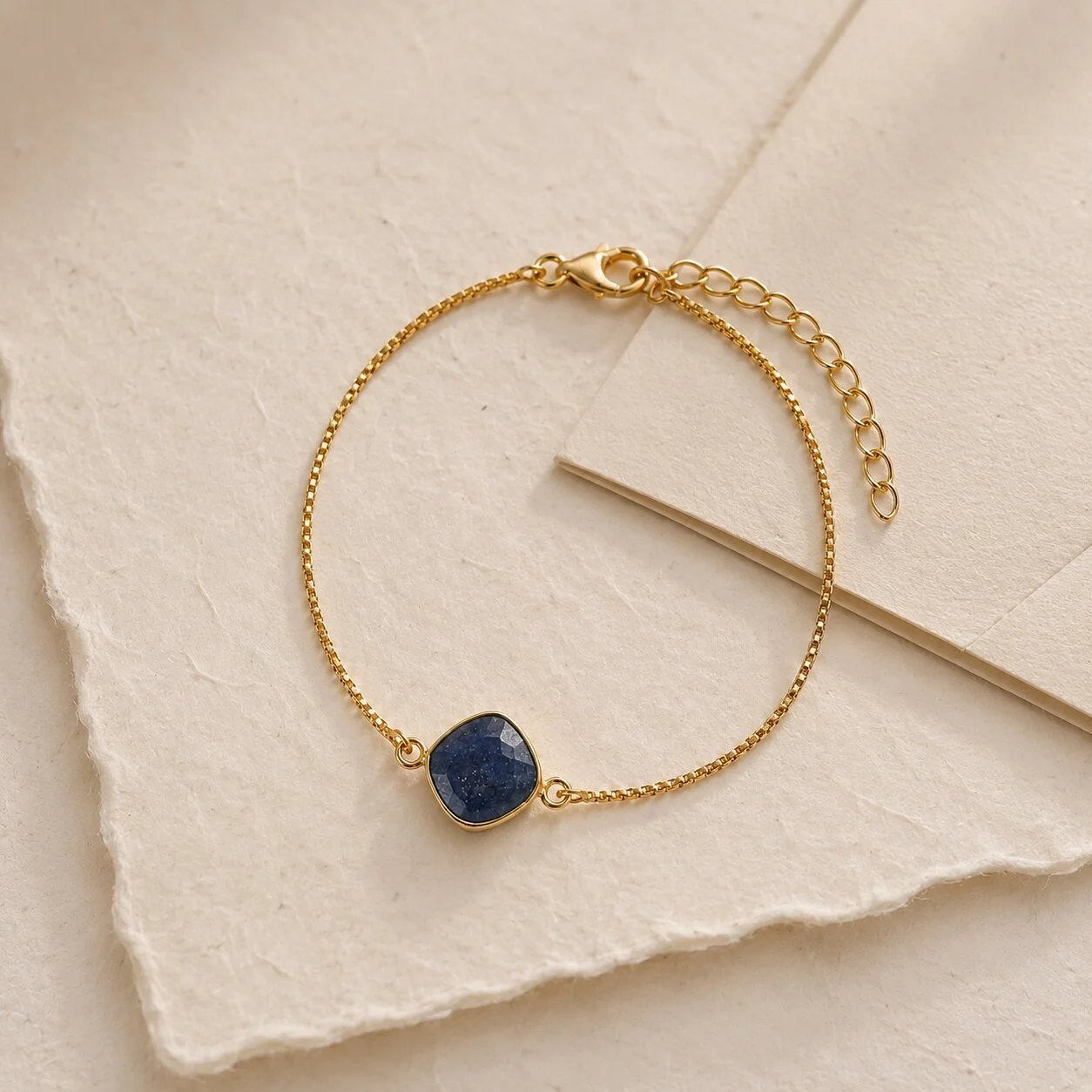 Althea Geburtsstein Armband Dezember – Lapislazuli bei nelglow