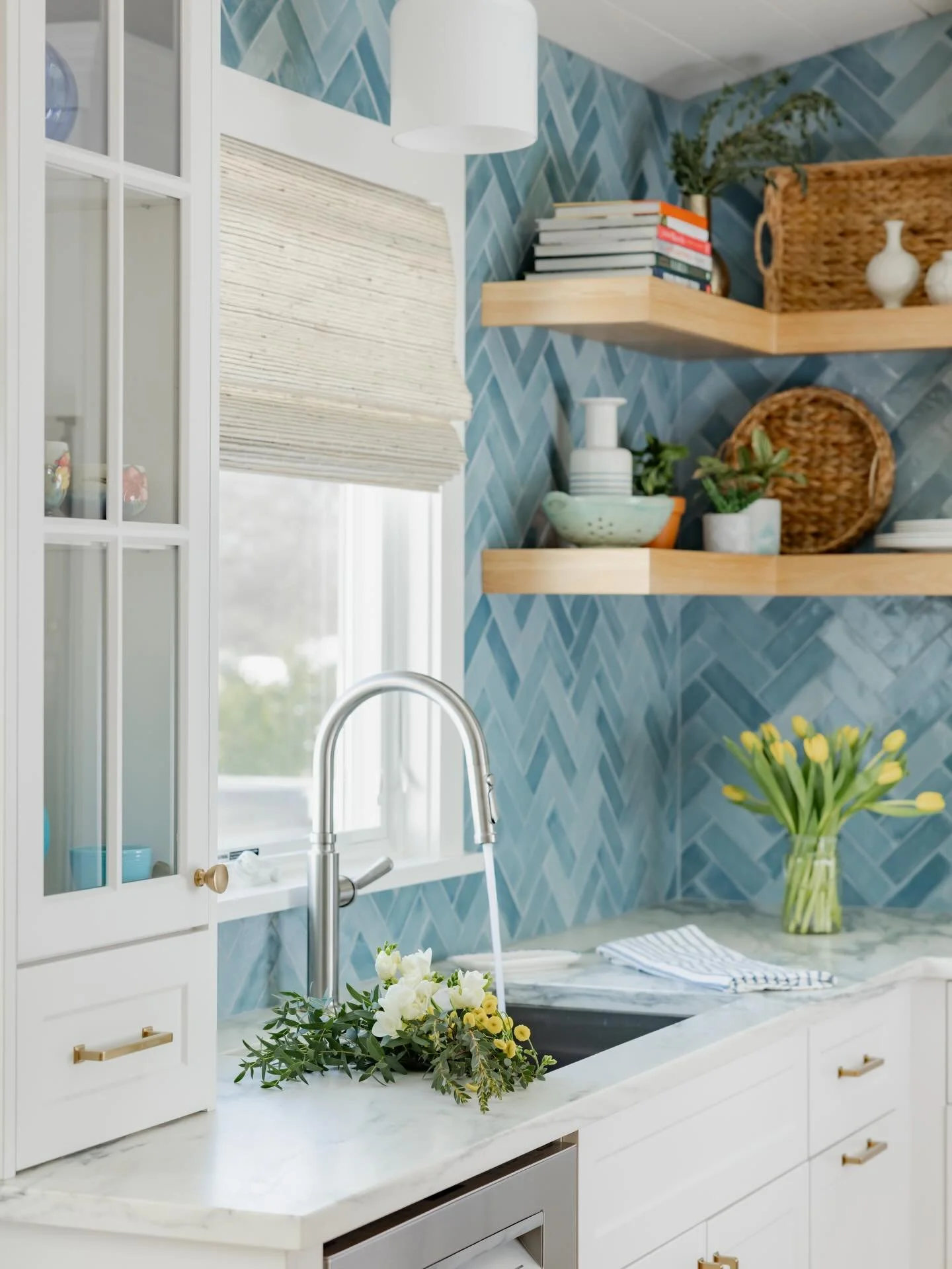 Great design is more than beautiful finishes &mdash; it&rsquo;s thoughtful problem-solving.

For this coastal kitchen, we worked closely with our clients to create a space that not only reflects their style, but also functions effortlessly for their 