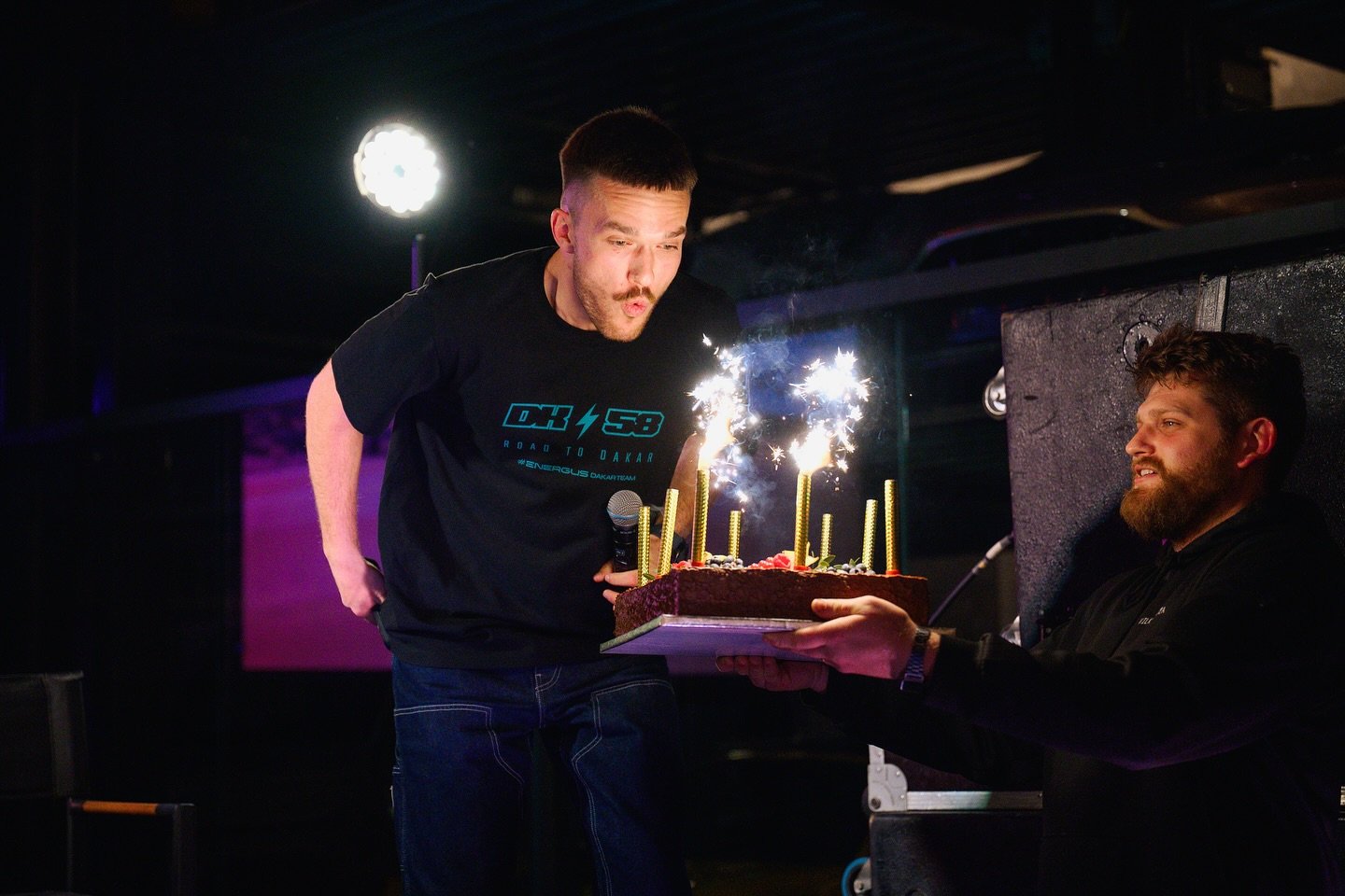 Wow, vakar buvo labai daug pozityvios energijos 🫶🏽 At&scaron;vęstas gimtadienis ir Dakaro komandos pristatymas 🎂

Man labai svarbu, kad kartu su artimiausiais draugais, &scaron;eima ir partneriais i&scaron;gyvenome &scaron;ią emociją, ją užkoncerv