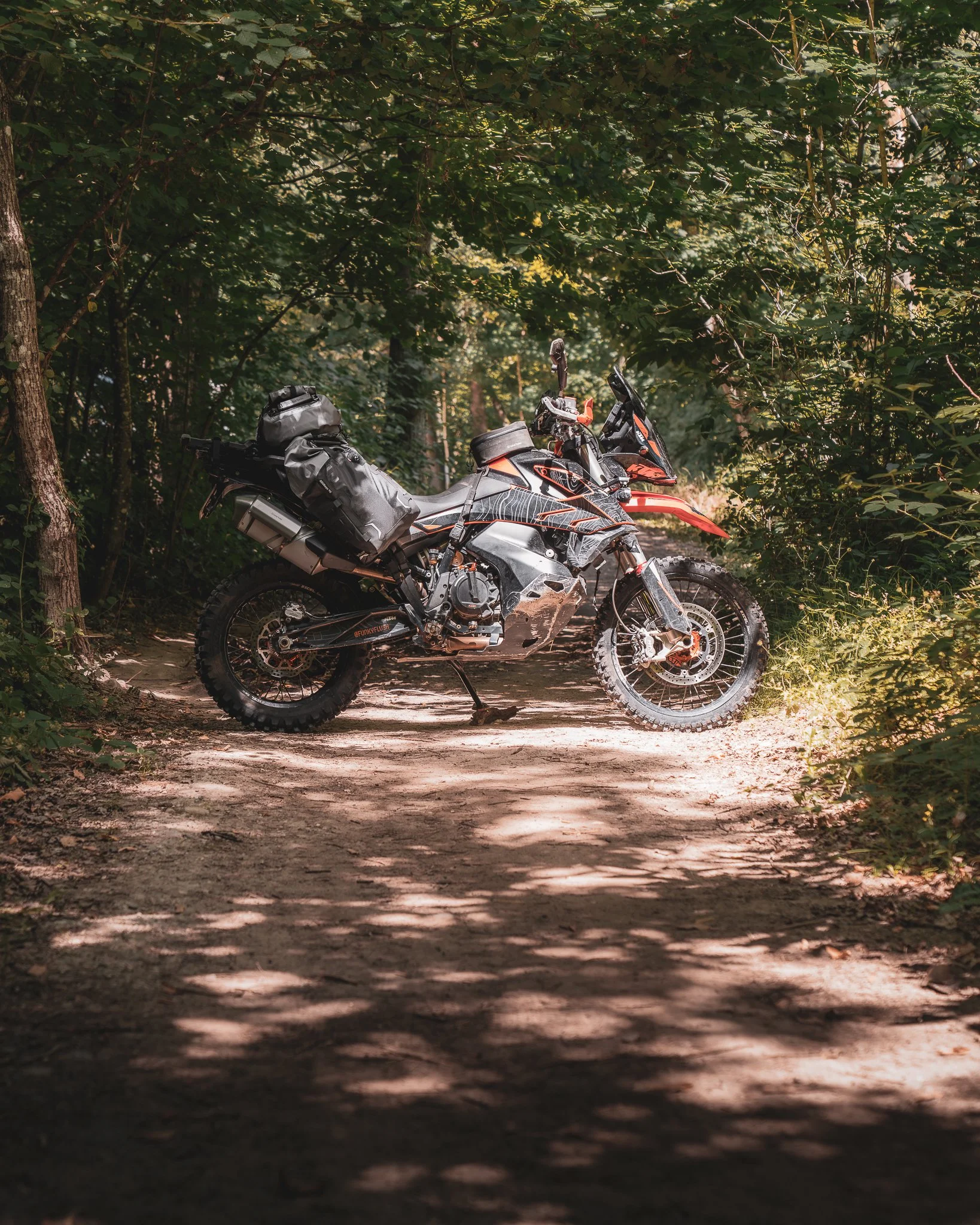 Photographe de véhicule premium - moto, KTM -  basé à Annecy, photo prise par GM Pictures