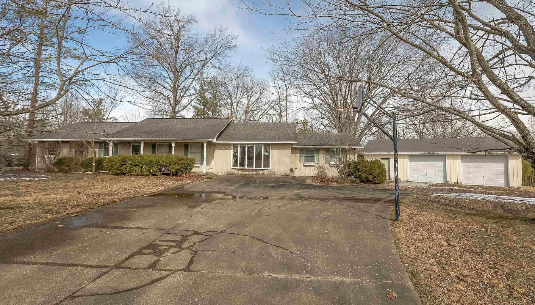 Sold: 137 Peach Tree Lane, Carbondale IL 62902