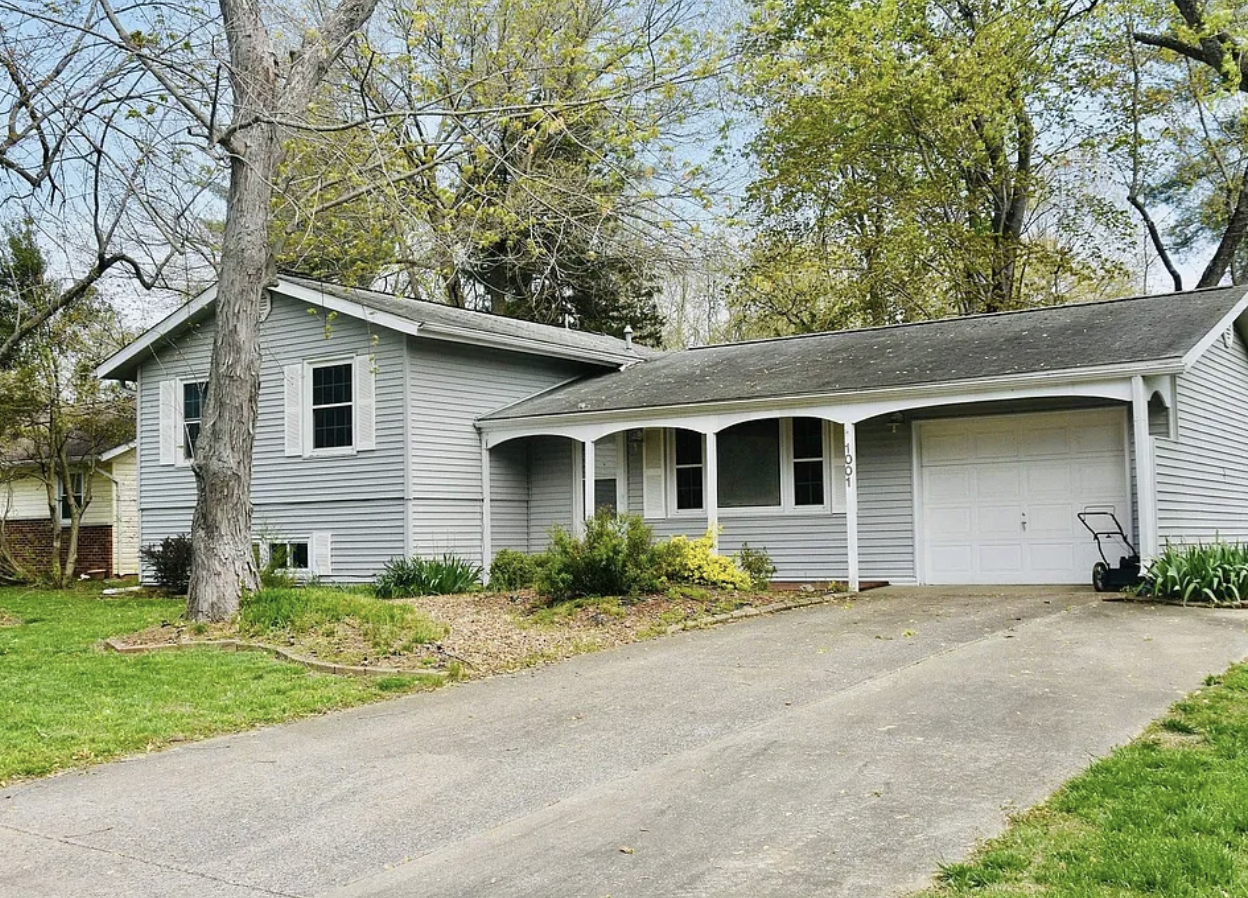 Sold: 1001 S Emerald Lane, Carbondale IL 62901