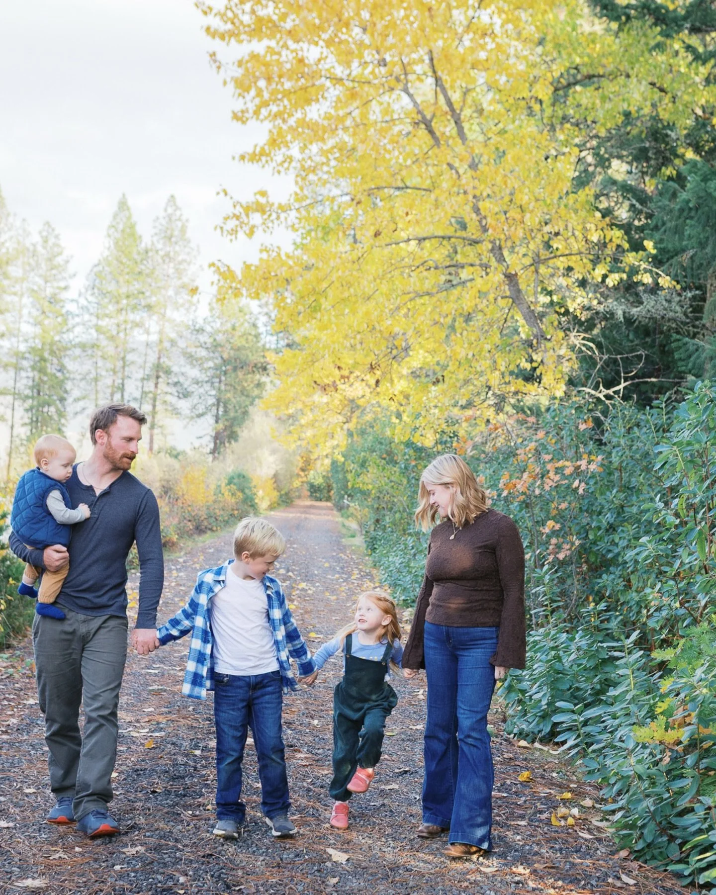 Autumn family sessions have been magic this year! 💛

I&rsquo;m deep in the editing zone (Christmas minis included!) and pushing hard to get your galleries to you as fast as humanly possible! 🏃&zwj;♀️

Real talk: Most days you&rsquo;ll find me in ye