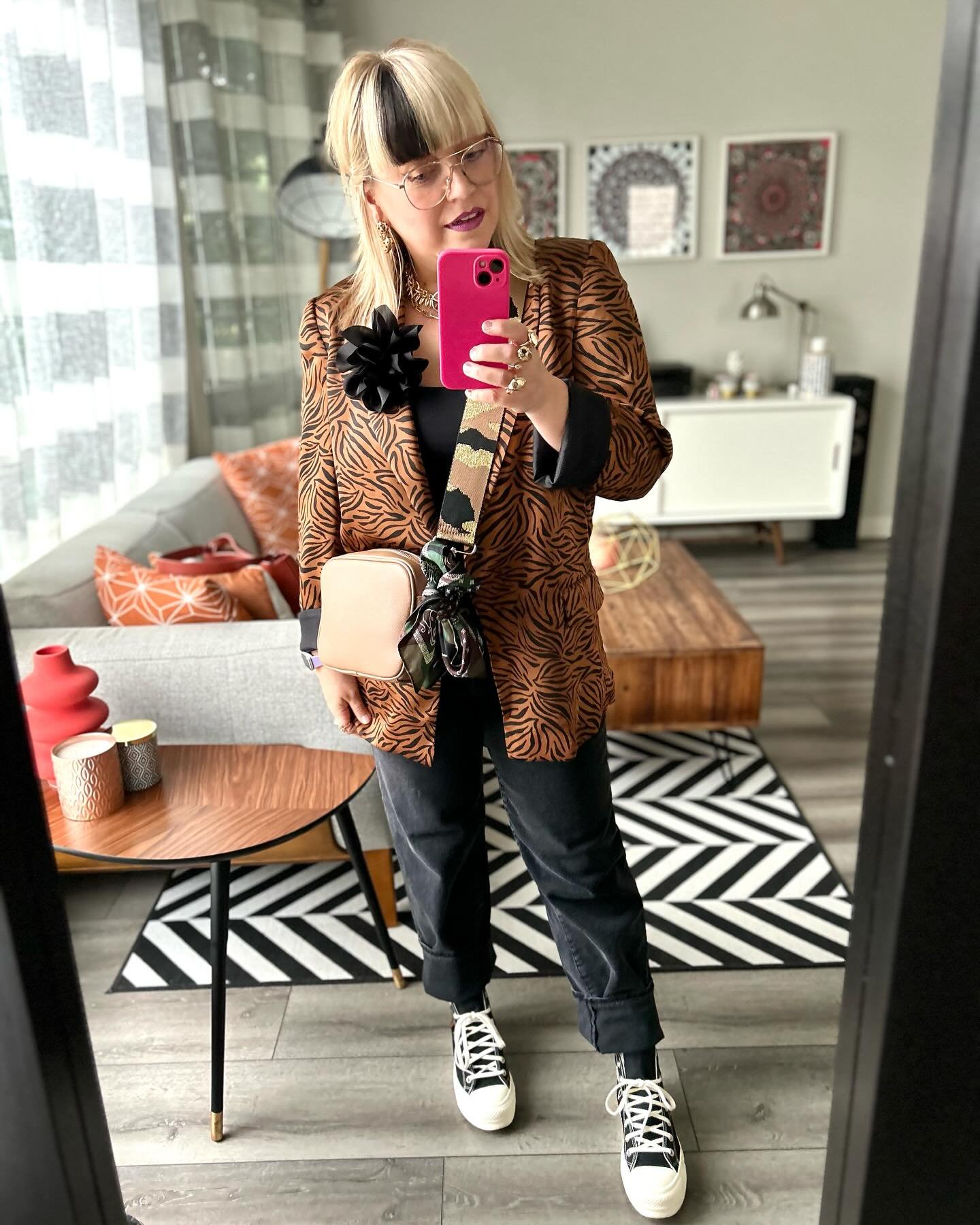 I love how a pair of shoes has the power to change the entire vibe of an outfit 👟

#aldonabcreative #publicist #personalstylist #photographer #yycnow #yyc #yycstyle #personalstyle #ootd #styleinspo #fashioninspo #summerstyle #fashiontok #styleinspo 