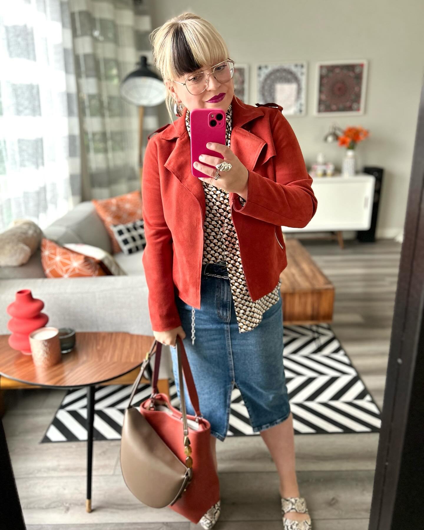 Casual work fit, starting the fall transition with this gorgeous burnt orange tone and berry lip 🍂

#aldonabcreative #publicist #personalstylist #photographer #yycnow #yyc #yycstyle #personalstyle #ootd #styleinspo #fashioninspo #summerstyle #fashio
