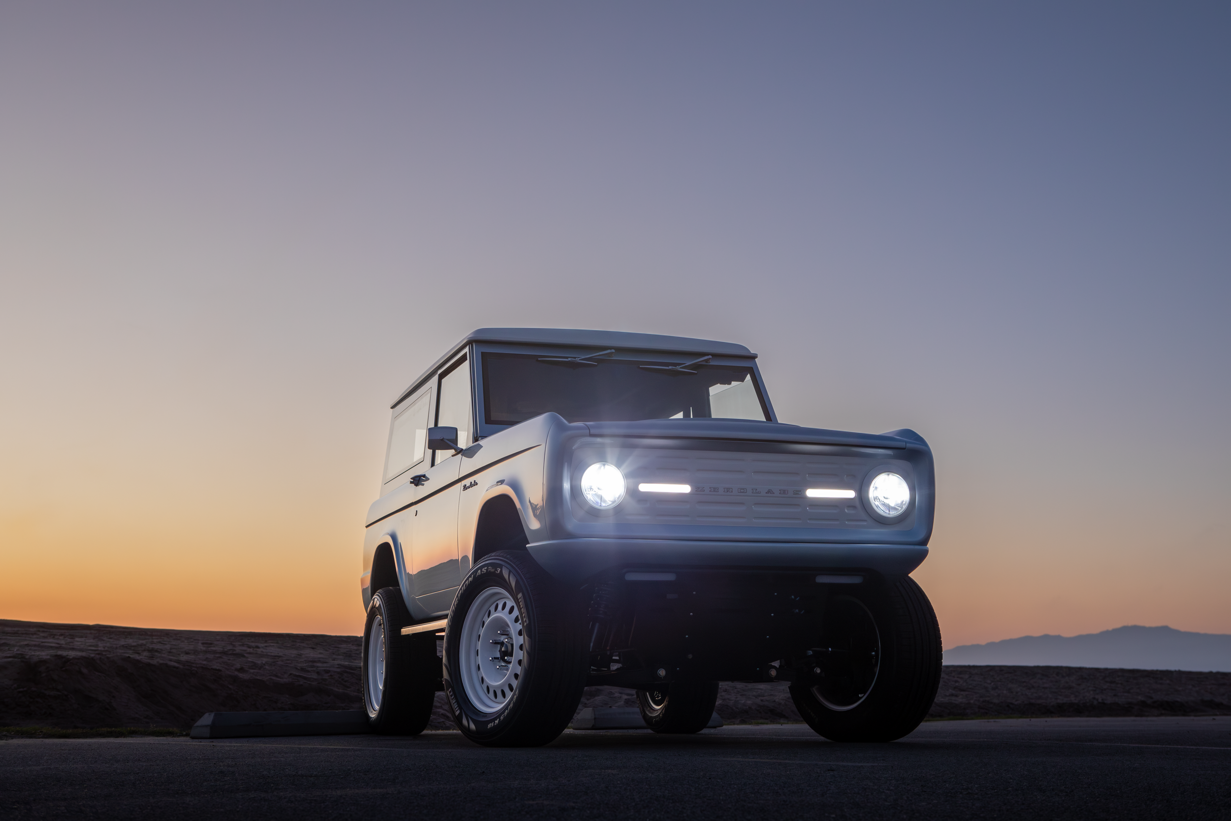 Ice_Blue_Bronco_04.png