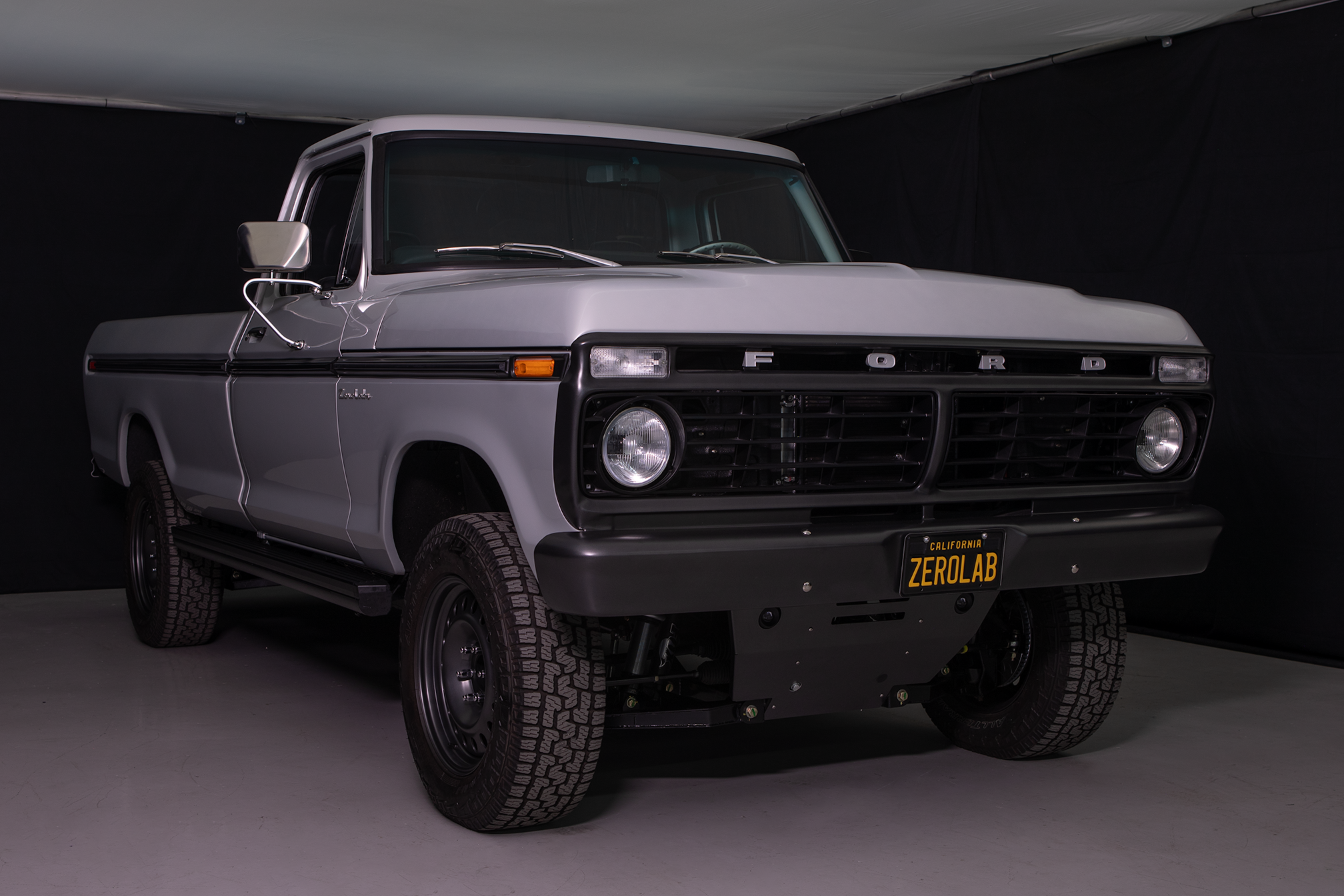 F250_Studio_04.png