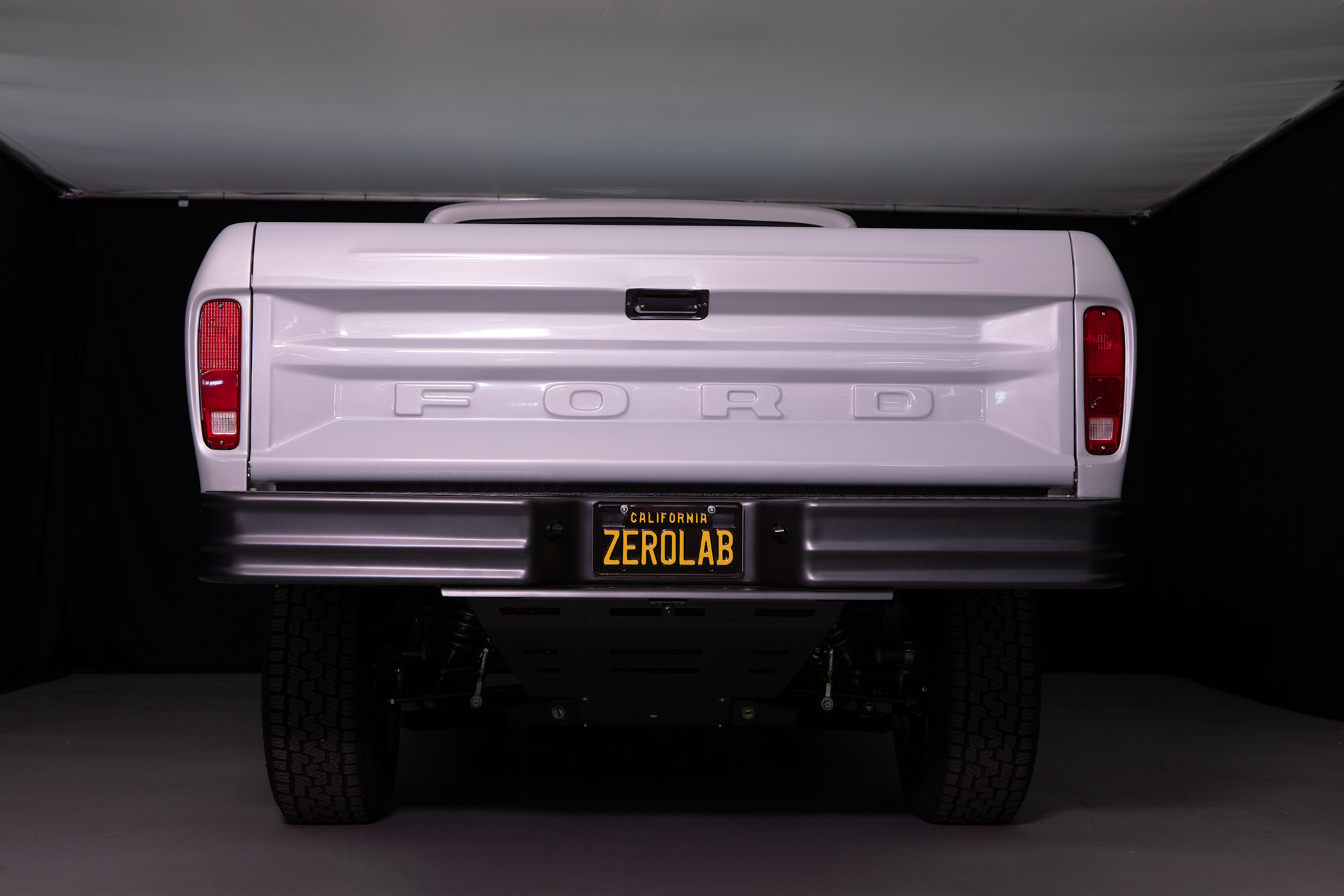 F250_Studio_14.png