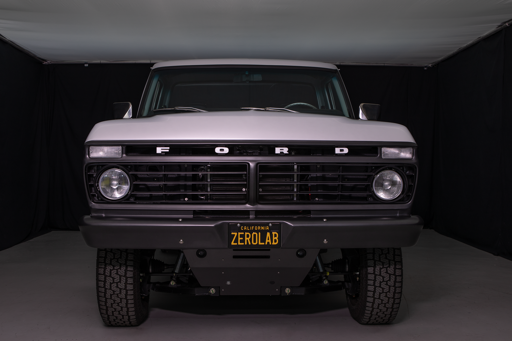 F250_Studio_03.png
