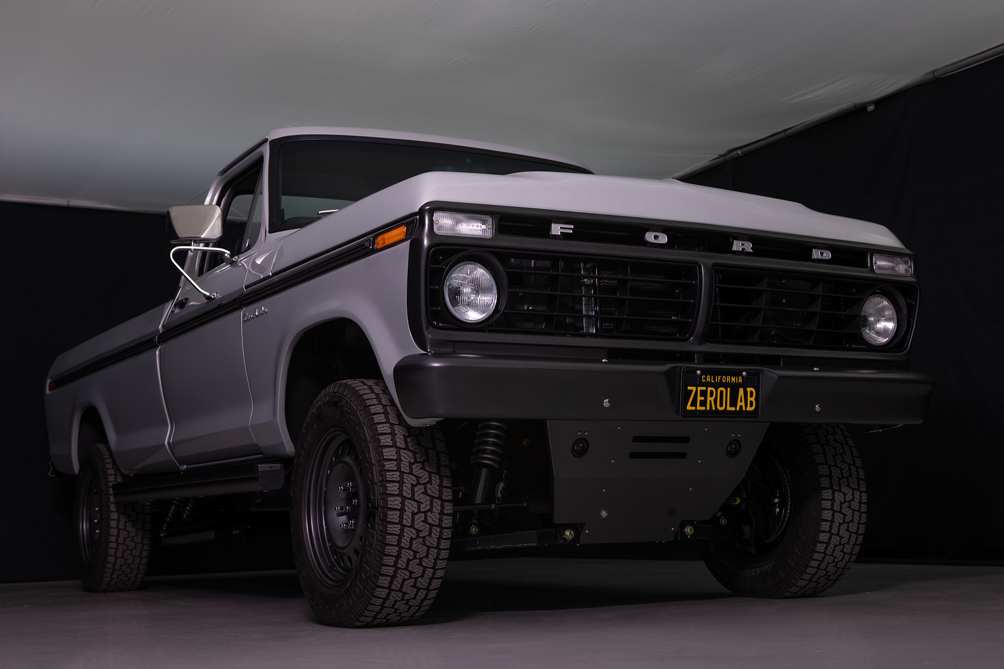 F250_Studio_05.png