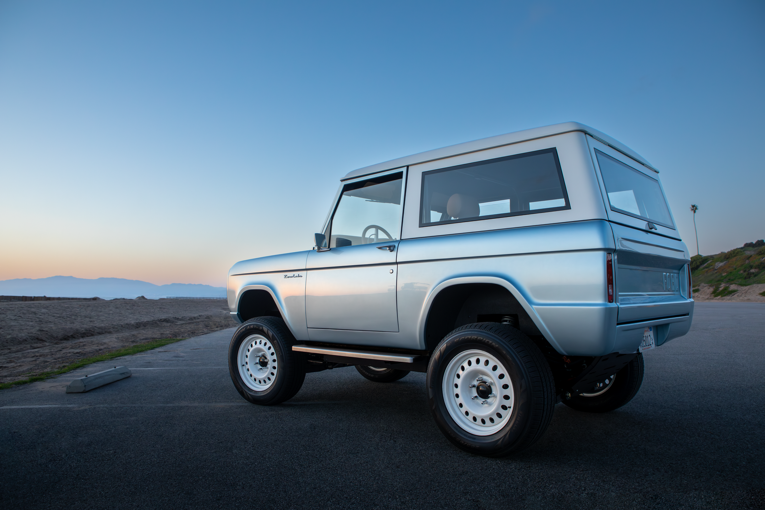 Ice_Blue_Bronco_08.png