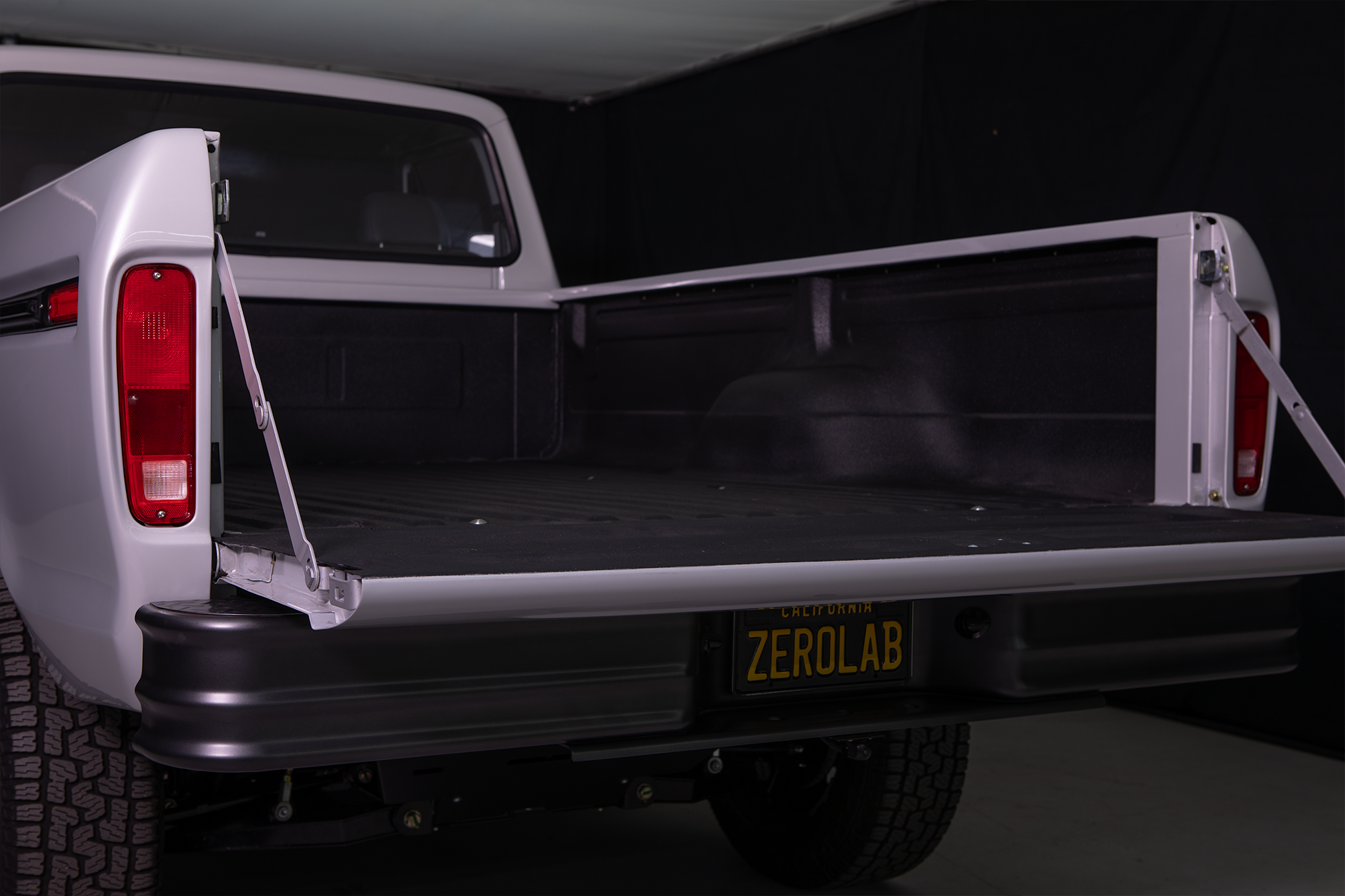 F250_Studio_16.png