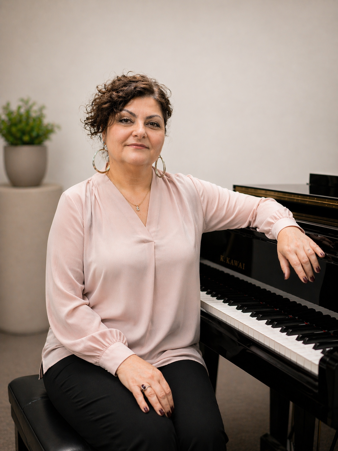 Inesa Anisonean - voice and piano teacher