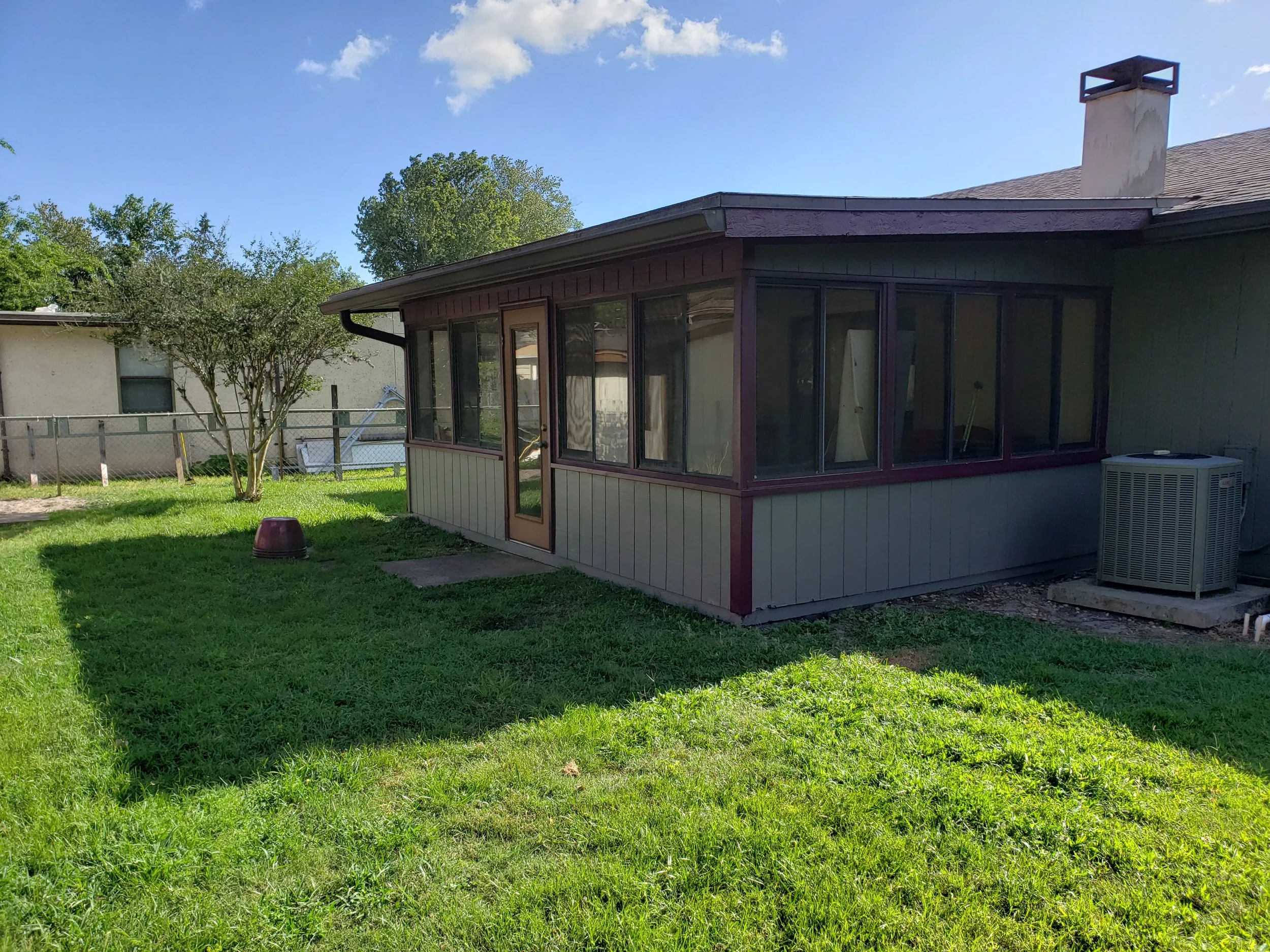 Picture of the Florida room on back side of house