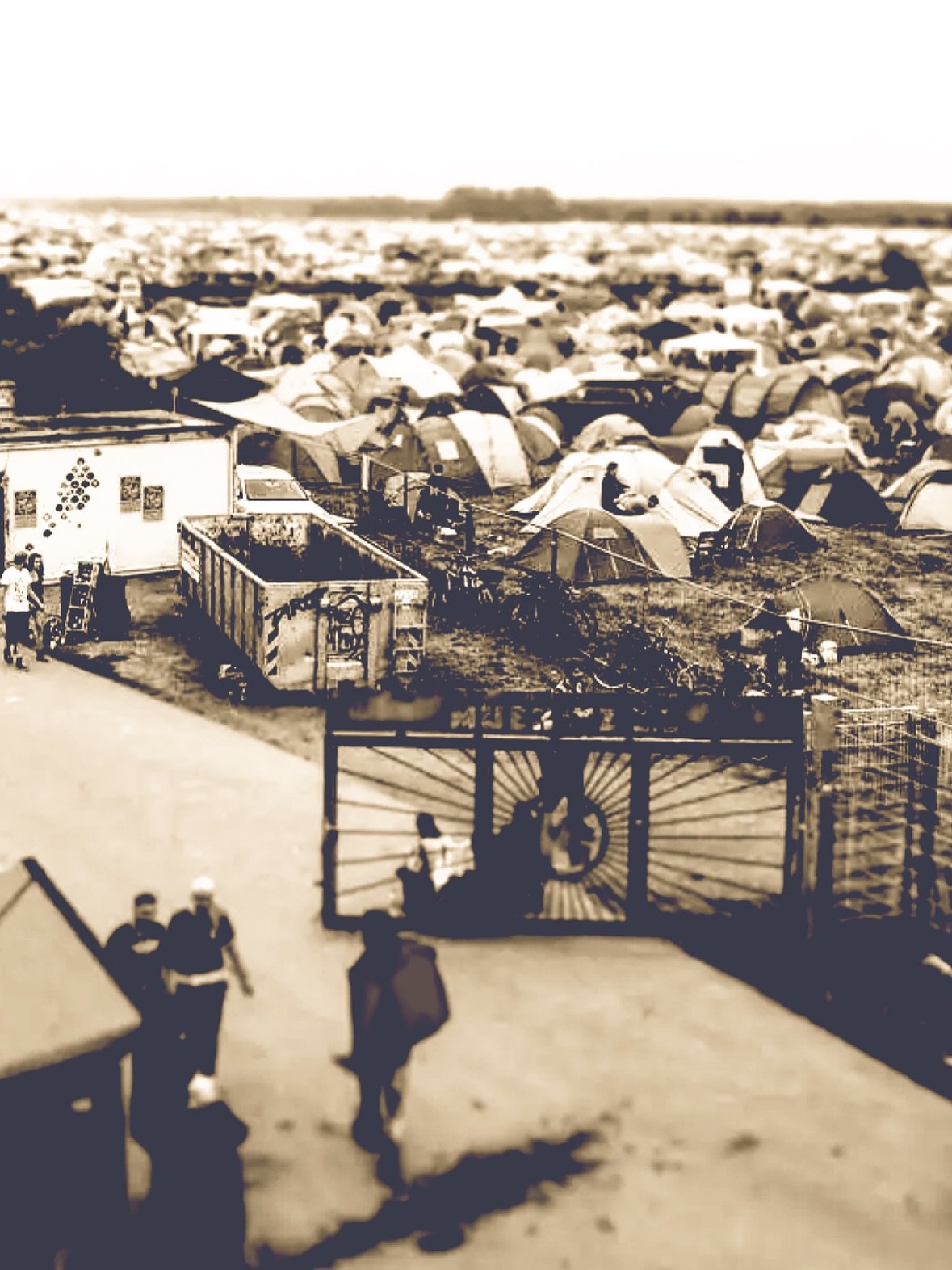 We&rsquo;re performing somewhere on the land. 🏕️
loops. strings. whispers. 🎻
You&rsquo;ll find us if you&rsquo;re meant to . . . 

28/06/2025
#fusionfestival #duosduet