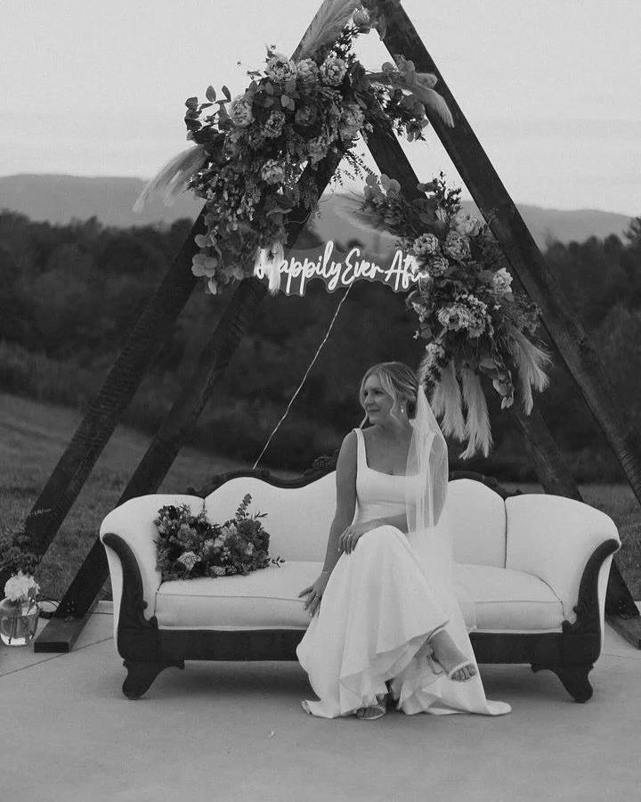 A little black + white monday scroll 🖤🤍

Lindsay was absolutely amazing to work with! So sweet &amp; down to earth! She had the most beautiful day at @whisperingridgeweddings! 🥰 Her simple yet chic vibe paired with her low sleek updo was just gorg