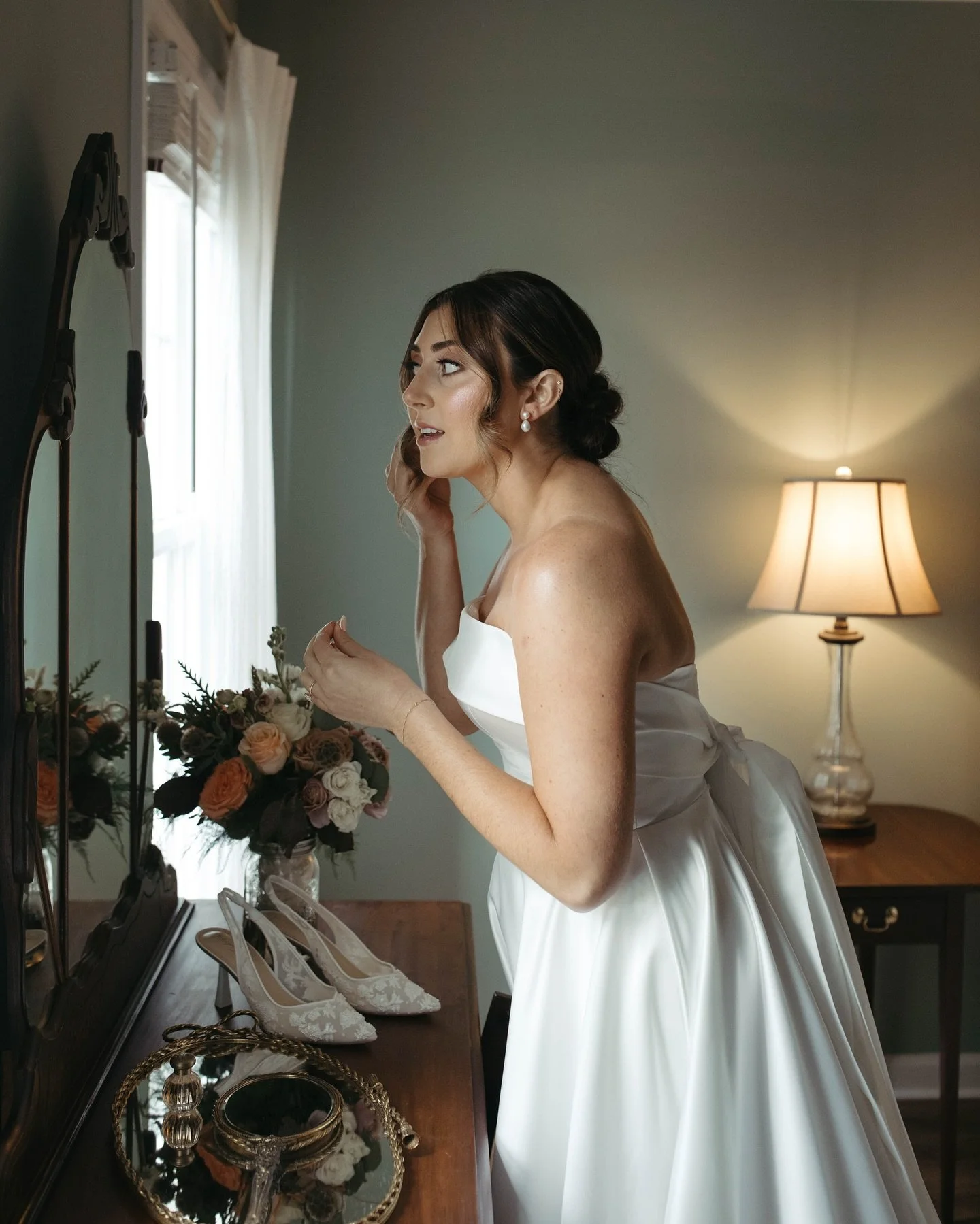 This day at @themeadowsraleigh was nothing but pure joy! 🥰

Katherine and her group of girls were the sweetest to get ready with! The love and good vibes were high that morning! The playlist was vibing and I definitely became obsessed with &ldquo;Pi