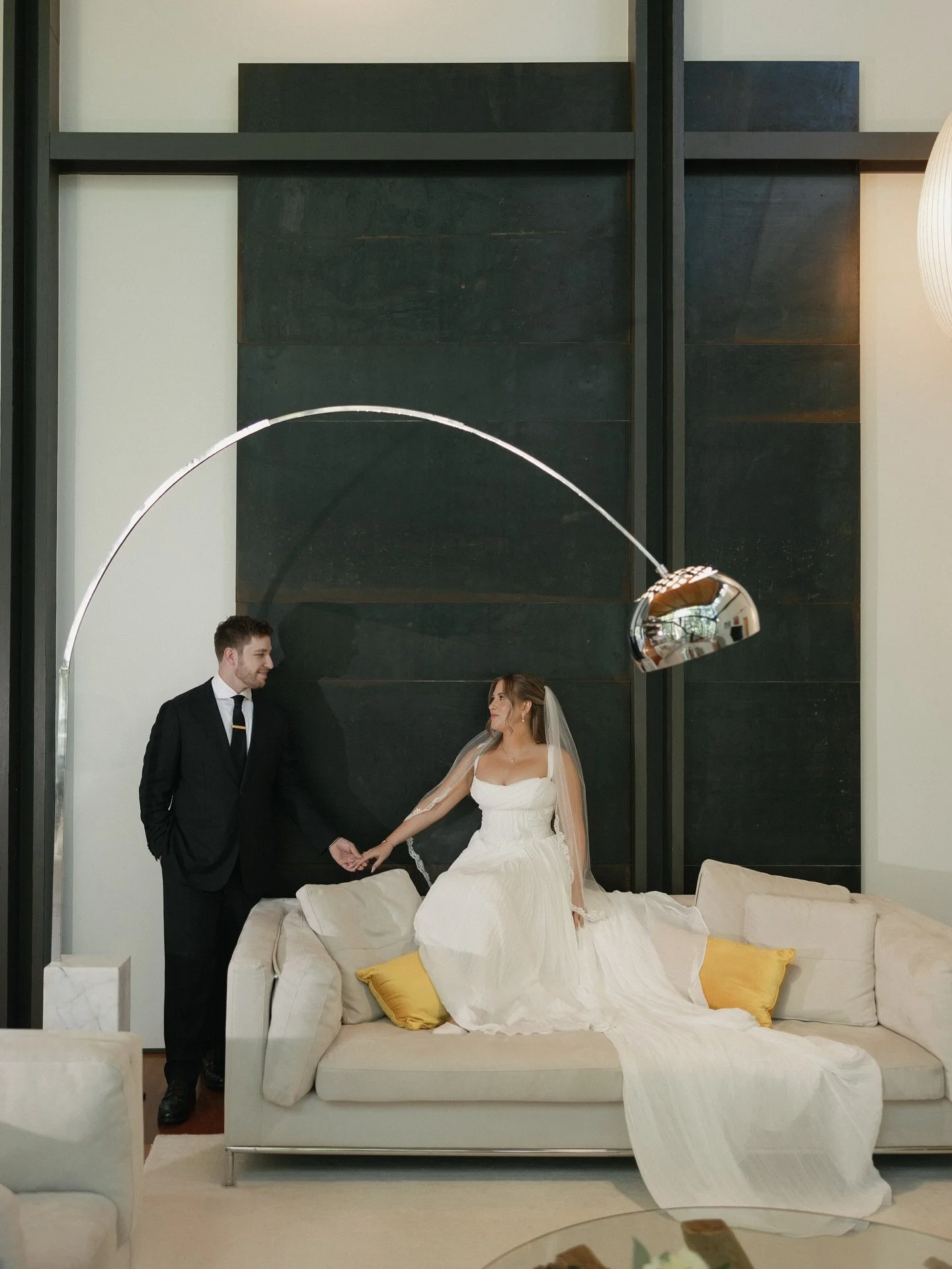 ALYSSA 🤍

Alyssa&rsquo;s getting ready location took place at this really freaking cool glass house airbnb in Raleigh&mdash; being tucked back in the trees &amp; the views through the glass windows was such a peaceful vibe to the morning 🥰

She wan