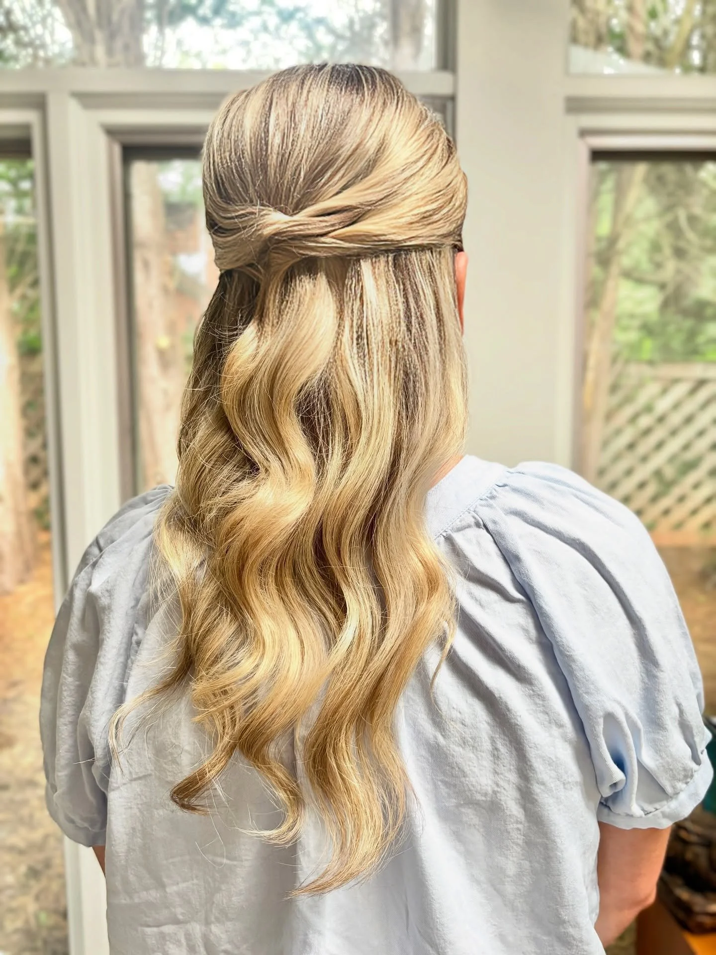 Stella&rsquo;s bridal look from this past Saturday 😍! She wanted a half up half down style that felt like her and how she&rsquo;s use to wearing her hair down but make it elevated &amp; bridal! Her requests were chic, polished, all pulled back while