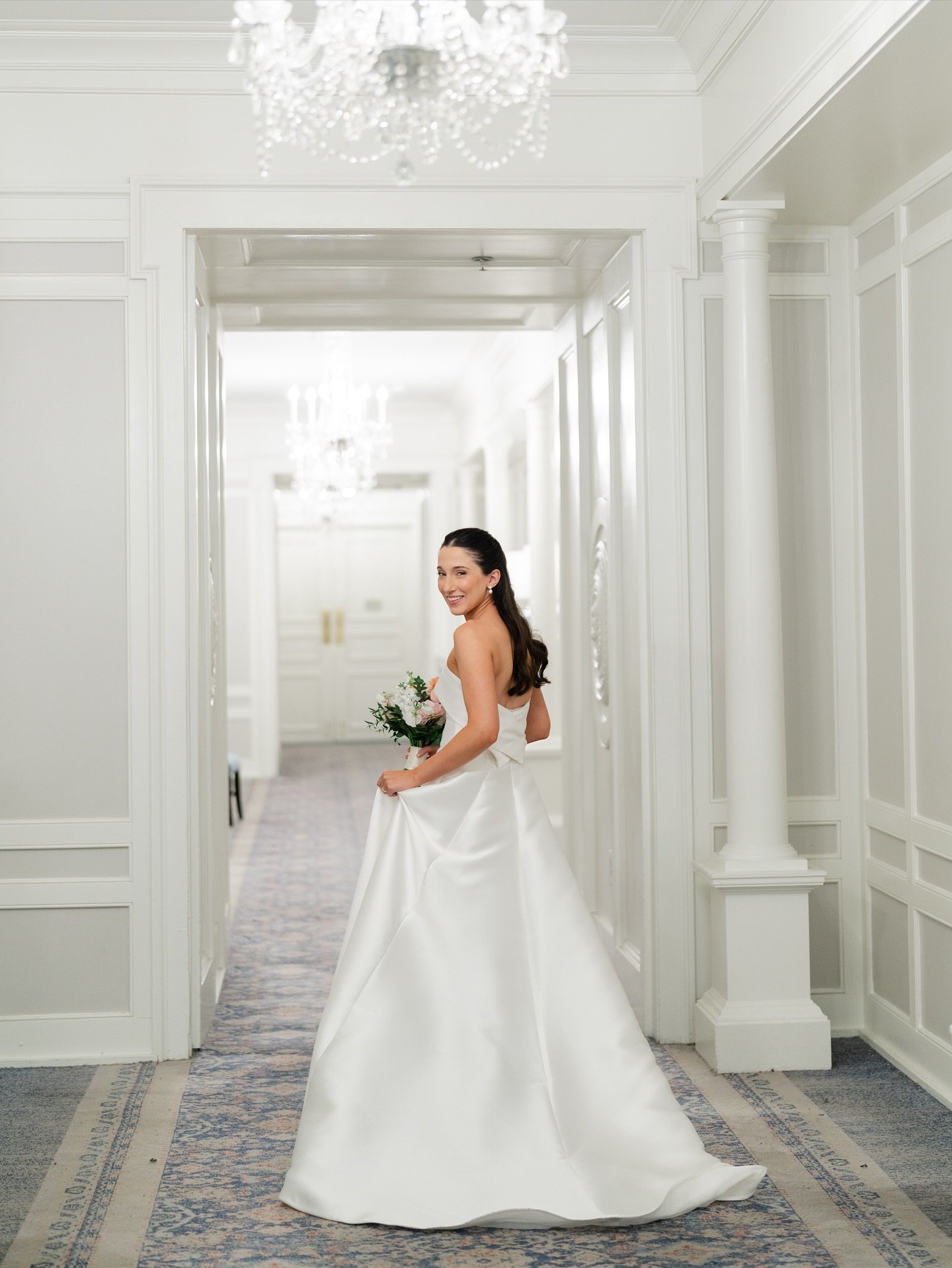 Caroline&rsquo;s getting ready morning was so peaceful @thecarolinainn 🥰&mdash;full of best friends, love &amp; laughter. Originally at her trial, we had done a high updo but she had a change of heart and wanted this clean, chic half up style and I&