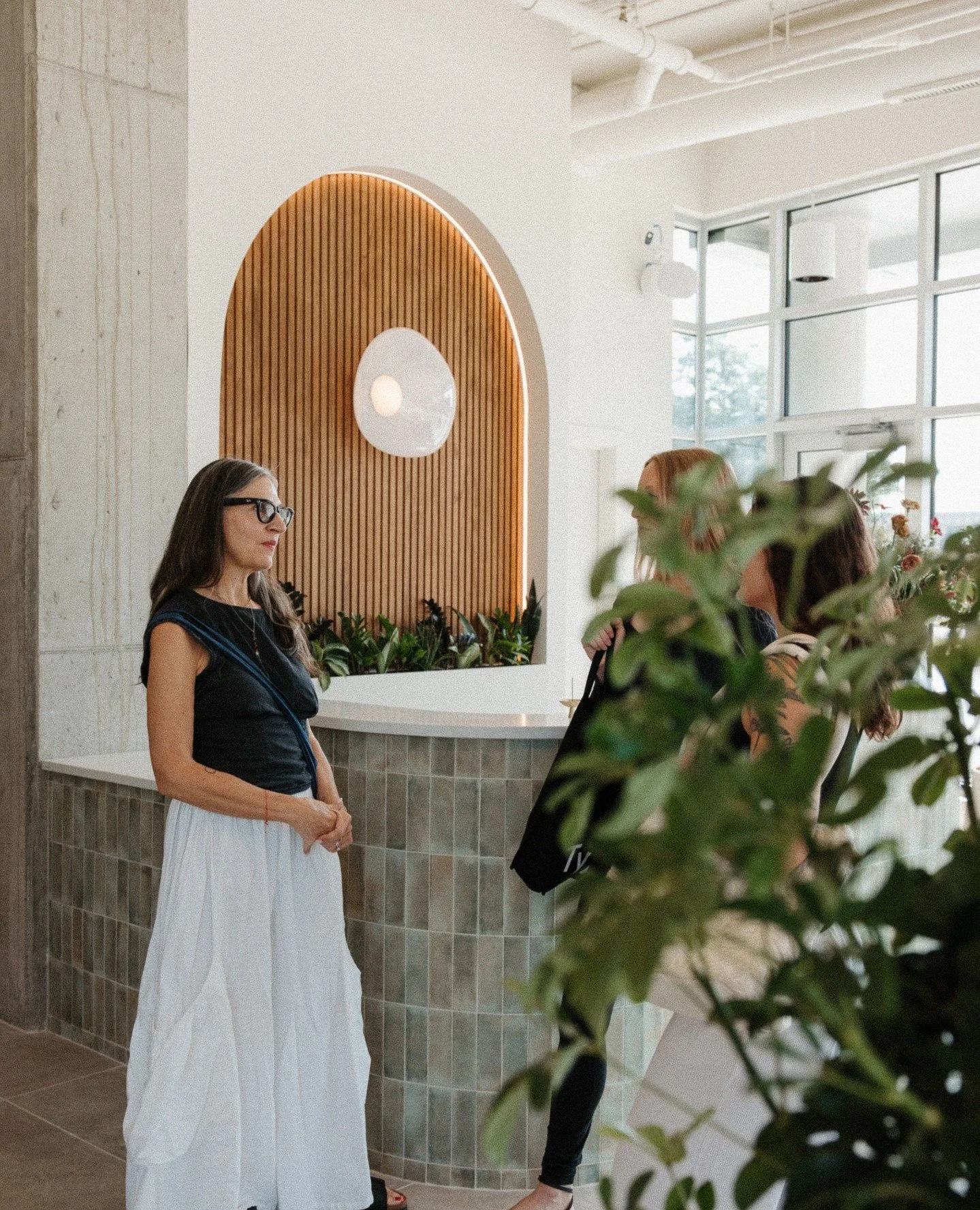 Planning a weekend sauna visit? 🤍⁠
⁠
As winter settles in, our weekends take on a beautiful, shared energy&mdash;much like your favorite restaurant or brunch spot on a Saturday morning. This is when we welcome the most first-time guests and groups, 