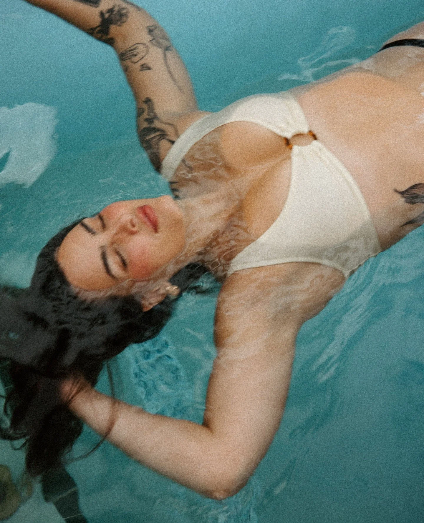 Deep winter can feel quiet in a way that can tip into isolation. More time indoors, more time scrolling, more time alone inside your head.⁠ ⁠
⁠
For us, public sauna has always been an antidote to that feeling of loneliness. Not because you have to ta