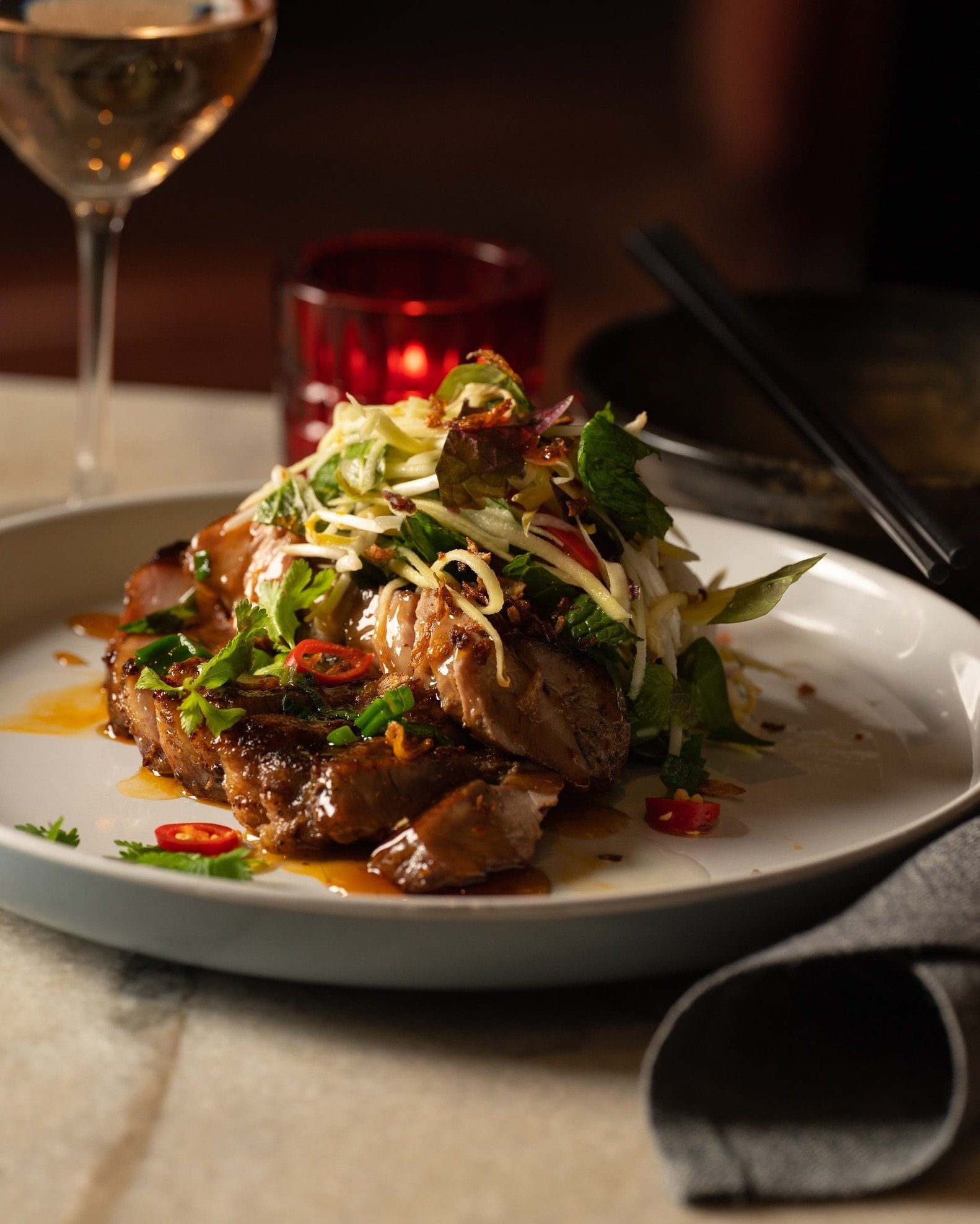 PRO TIP, order the Char Grilled Pork Neck! 

Marinated in oyster sauce and coriander &amp; served with a green mango salad, this dish is perfect for combining with a few other mains to share amongst the table.

What time are we seeing you? 
⏩ www.red