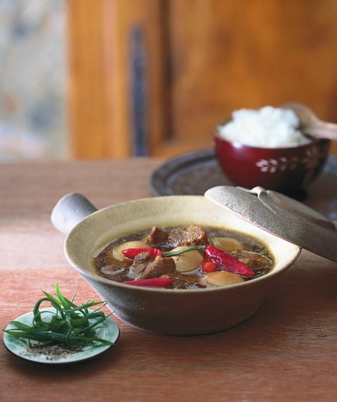 THỊT KHO TRỨNG - CARAMELISED PORK LEG &amp; WHOLE EGG