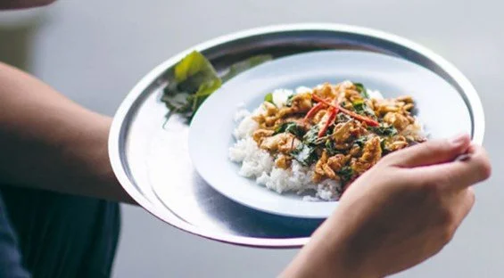 CHILLI &amp; BASIL CHICKEN WITH STEAMED RICE