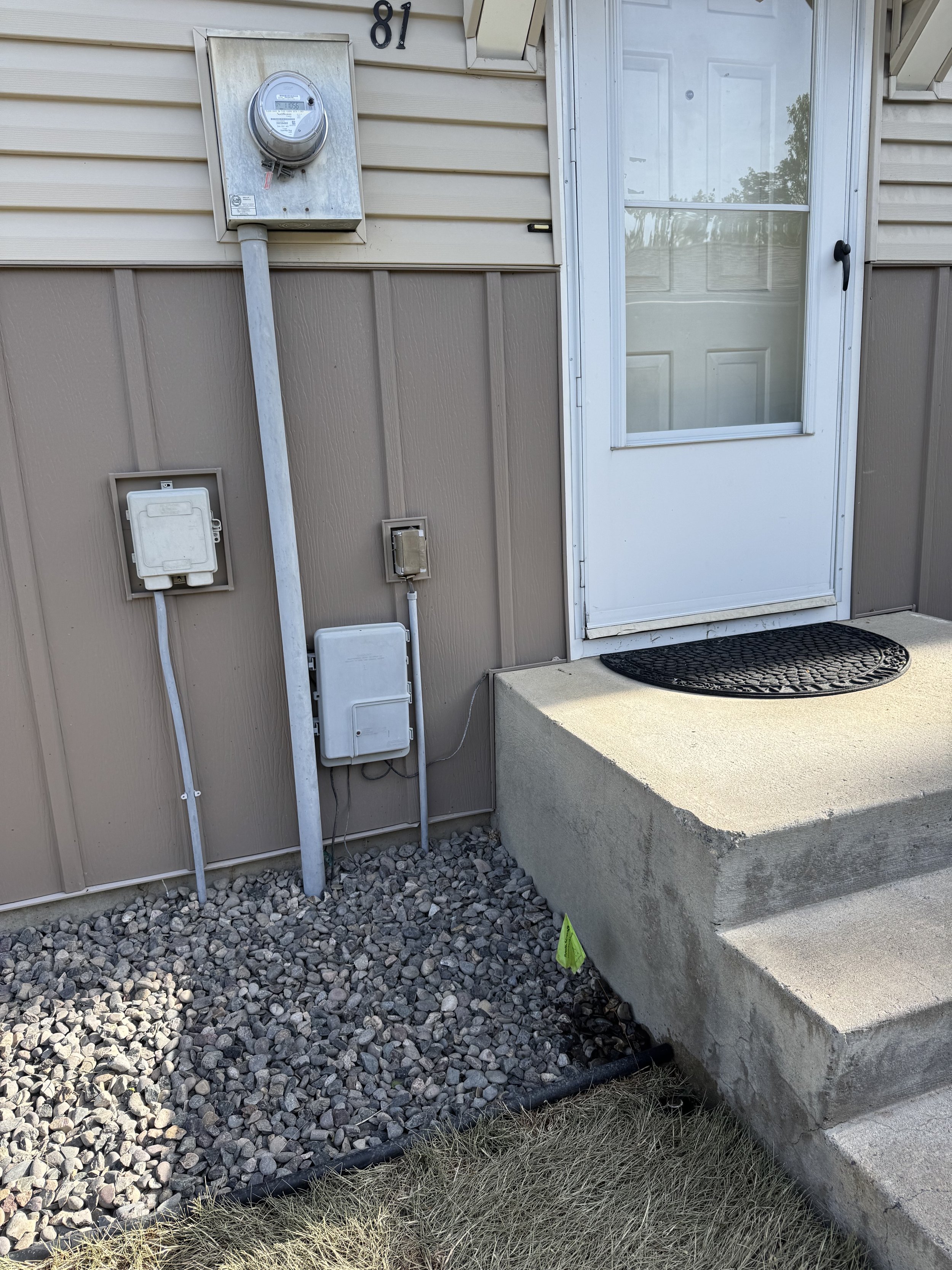 Landscape beds in units 75-81