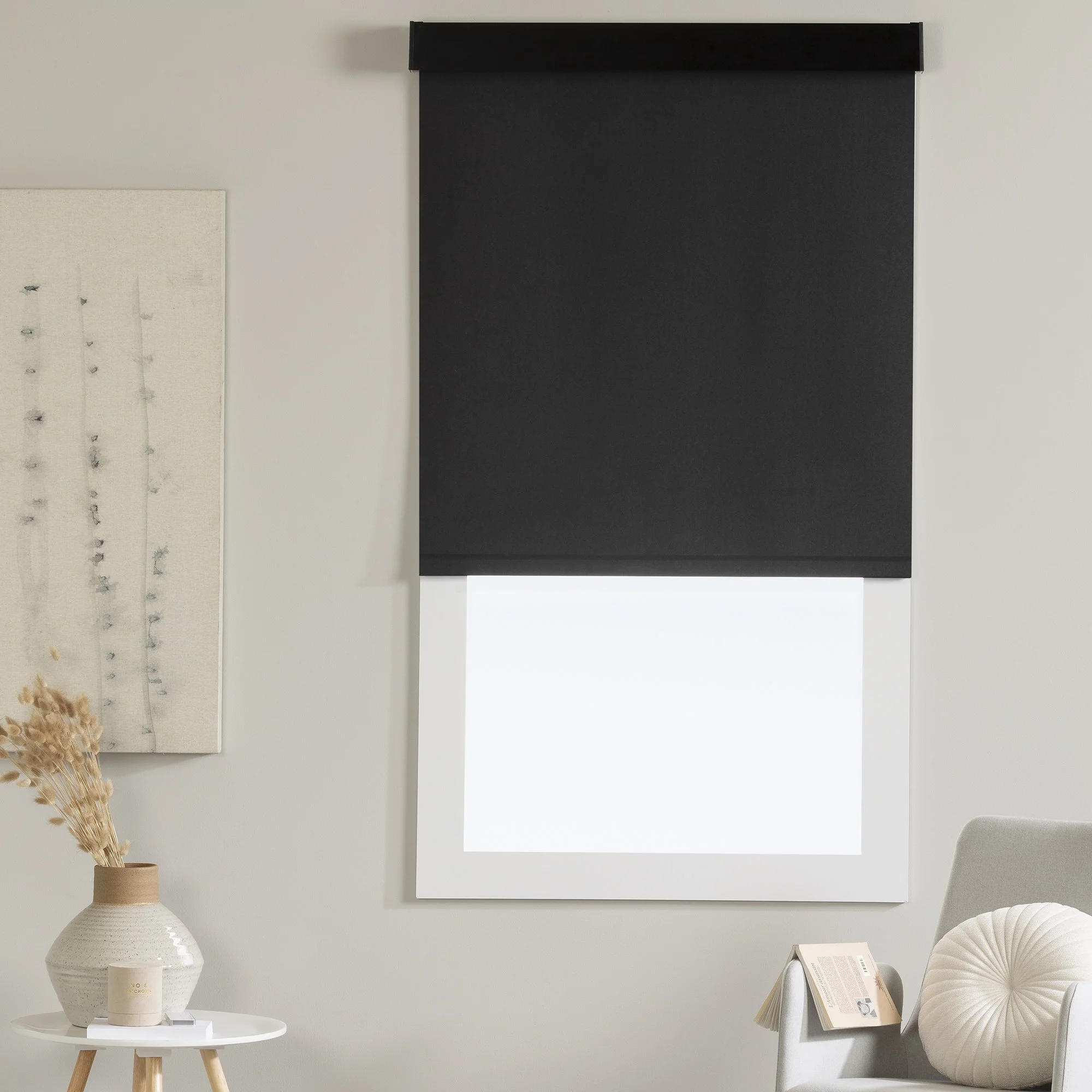 Clara Ebony Blackout - Lifestyle Close-up.jpg