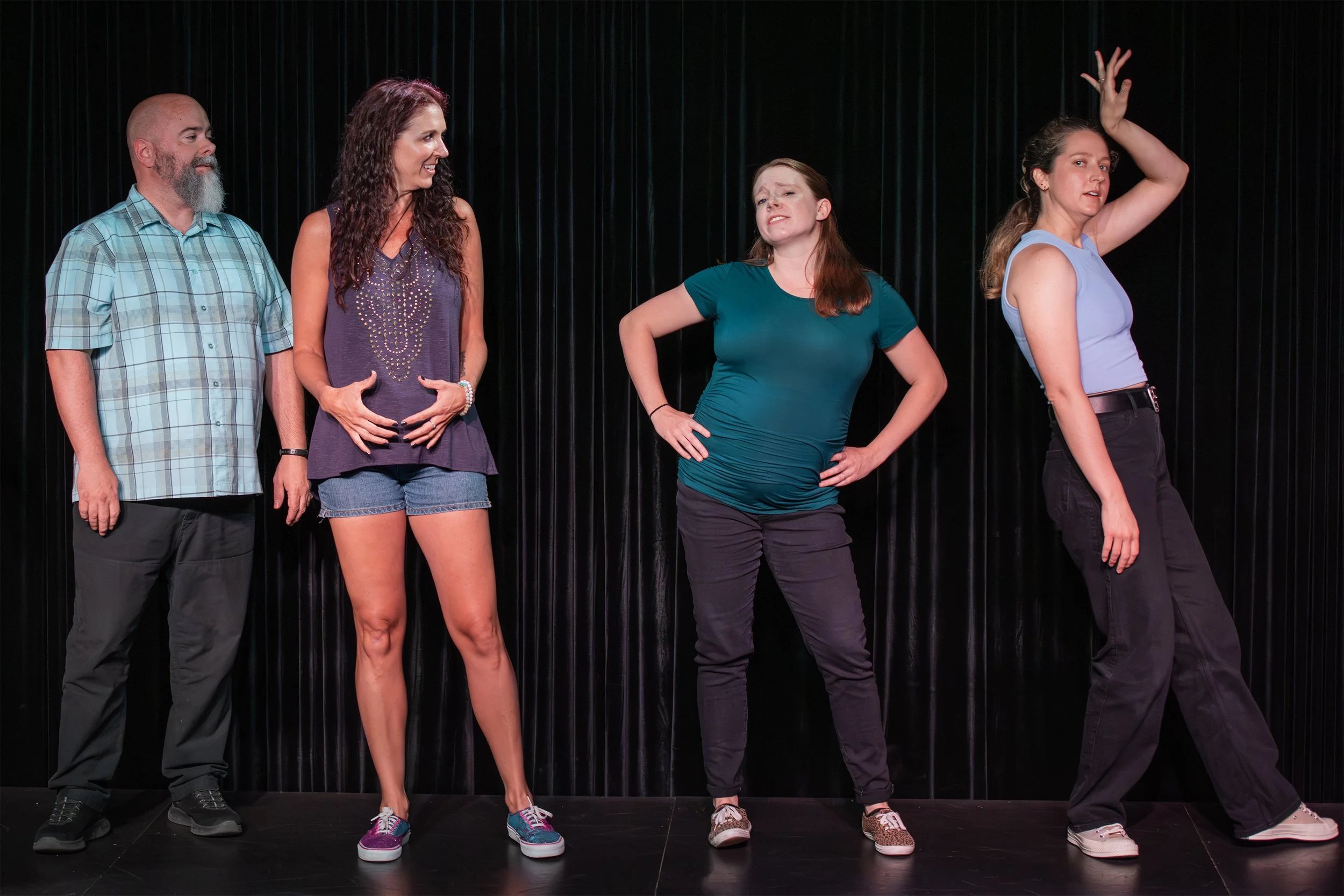 How Improv Builds Better Communication Skills (According to a Conflict Resolution Therapist)