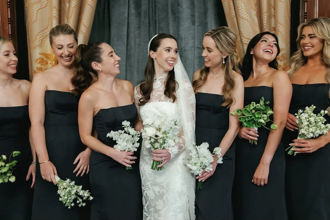 A great wedding portrait session is built around structure, but also leaves room to experience the natural flow and joy of the day. Thank you to @emmawilderphoto for expertly capturing Bess &amp; Peter's love &ndash; in moments big and small ✨

Photo