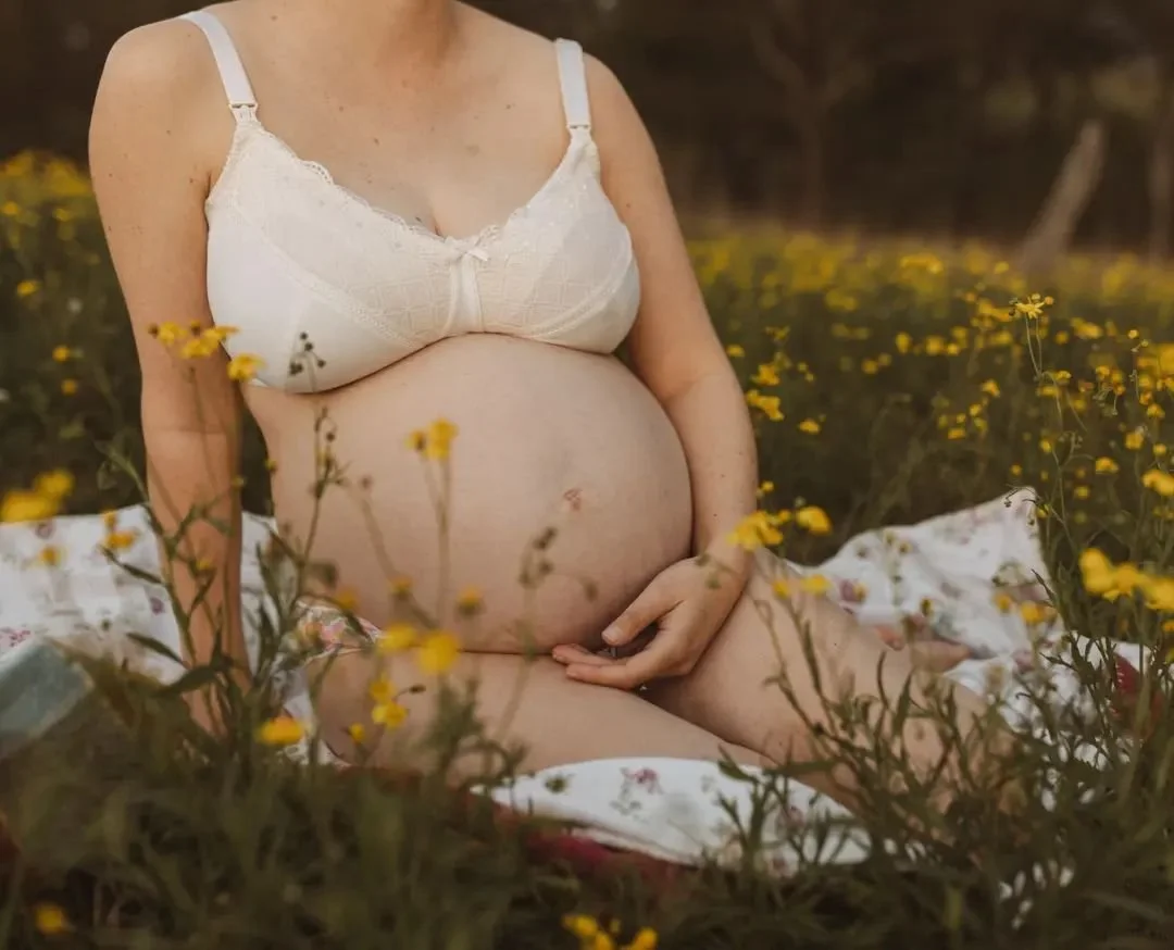🌼🌼 Laurel + Lizzie 🌼🌼
.
.
.
.
.
.
.
#sydneybirthphotographer #birth #sydneyhomebirthphotographer 
#sydneybirthphotography #birthphotography #maternity #sydneymaternityphotographer #maternityphotography #homebirth #freebirth #birthwithoutfear #bir
