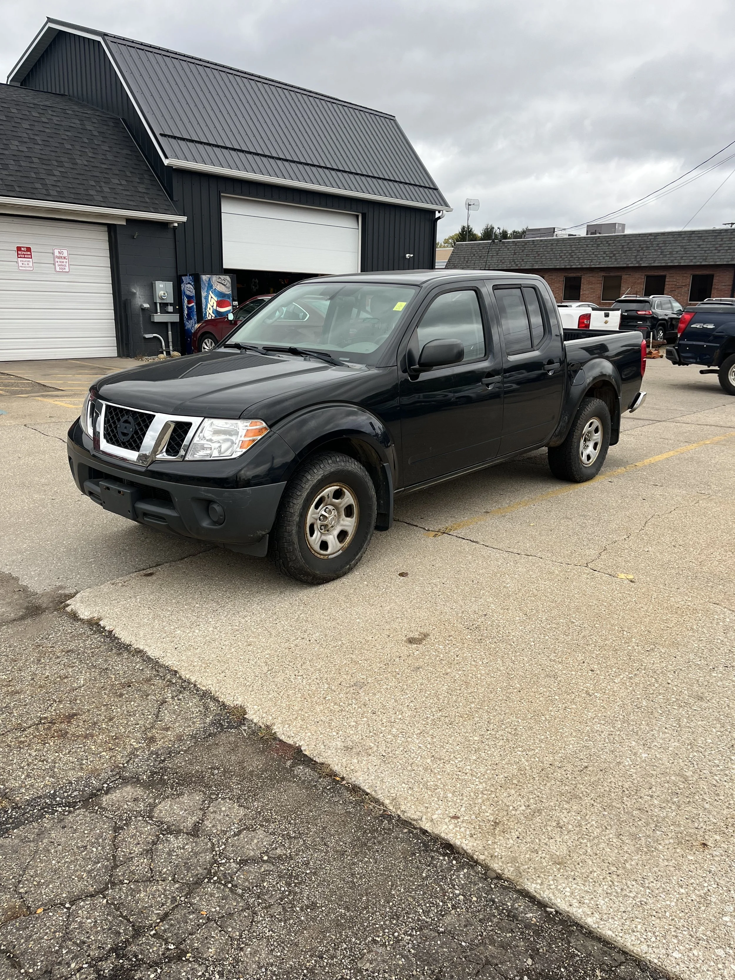 2013 Nissan Frontier S's photo