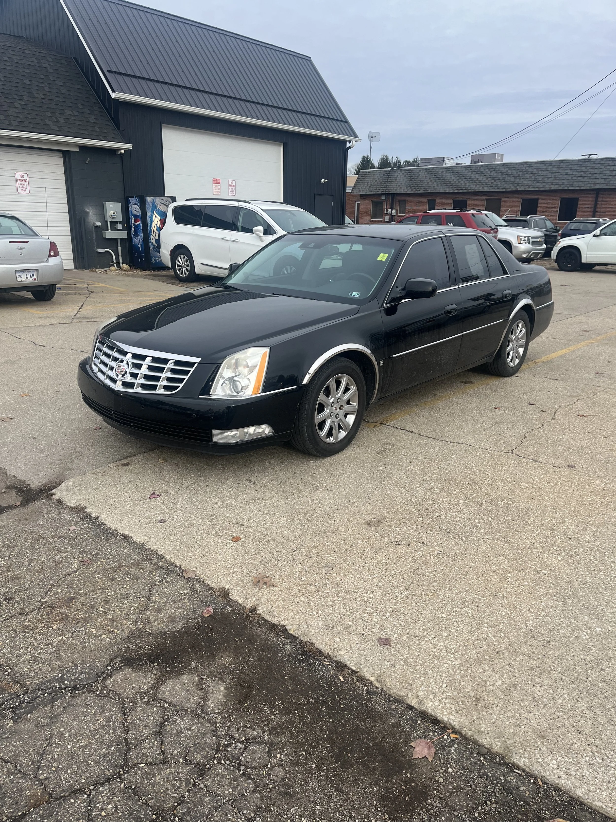 2009 Cadillac DTS's photo