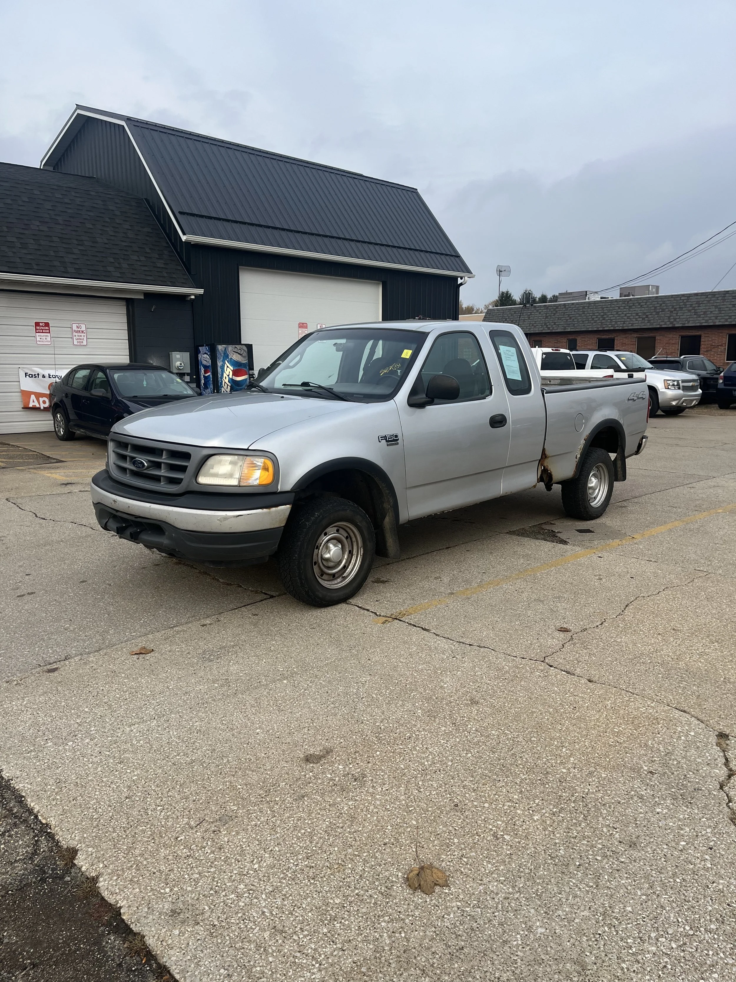 2000 Ford F-150 XL's photo