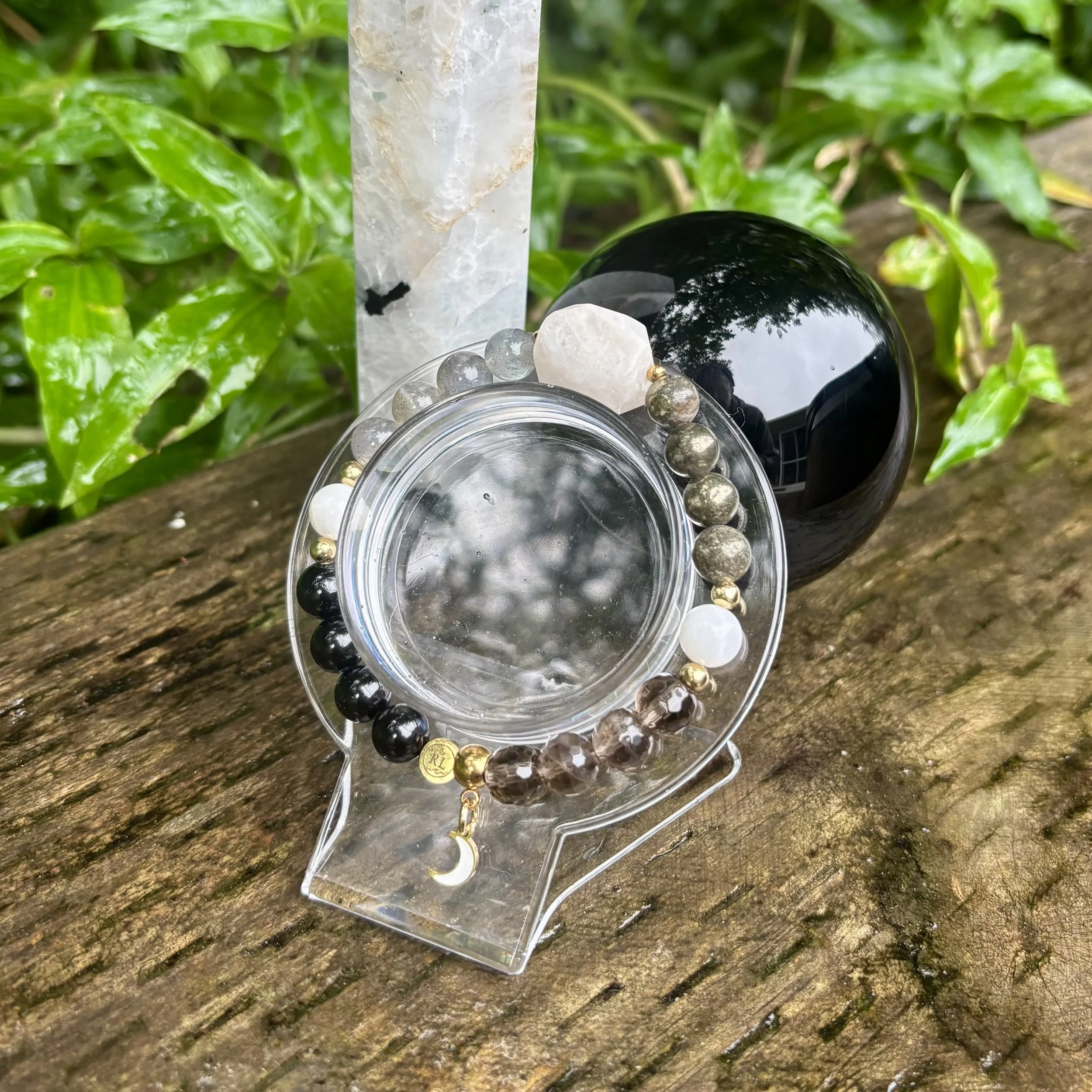 Queen Custom - Protection Bracelet