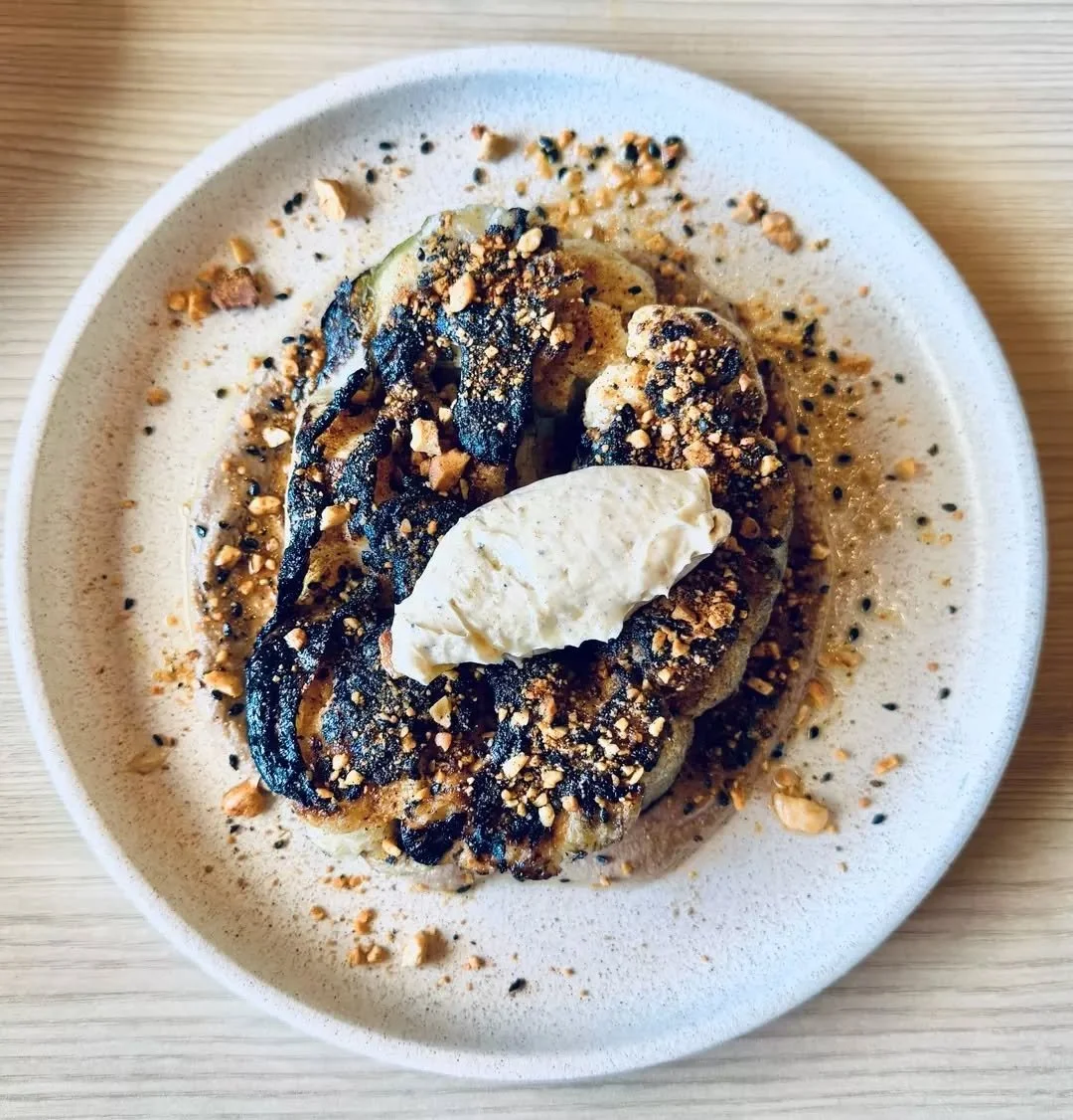 There's a little bit of culinary magic in the new cauliflower dish. Chef Dan says it's the burnt butter. We think it's heavenly!

🍴 Charred cauliflower, caramelised cauliflower + cashew tahina, baharat brown butter creme, cashew crumb 

Come taste t