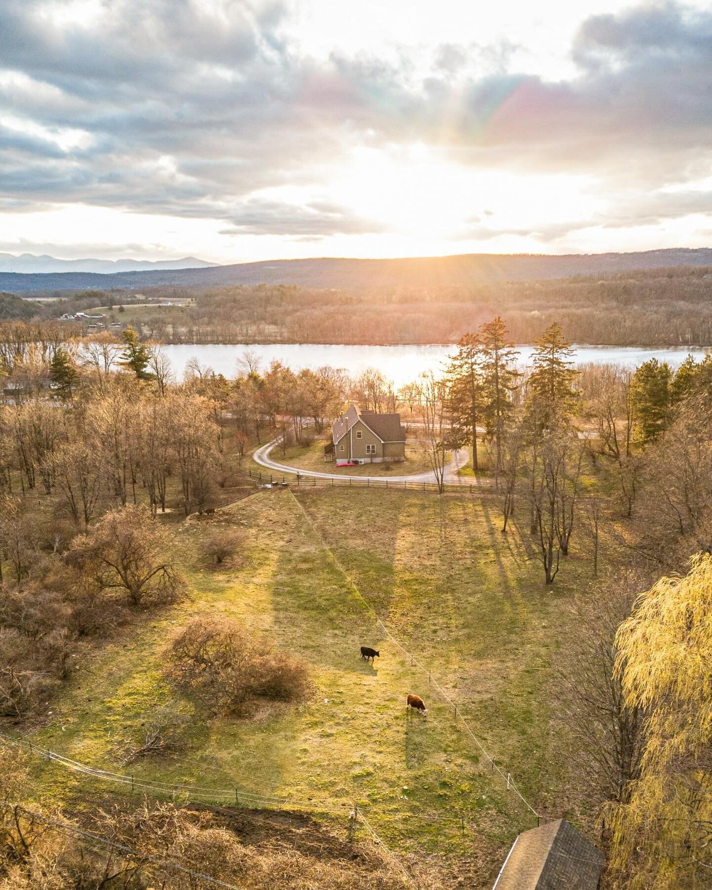 Welcome to The Stuyvesant River House

An Exclusive New Listing by @ThisOldHudson 

Nestled in upstate New York, Stuyvesant River House seamlessly blends a historical location with a warm and thoughtfully constructed Cape-style home. Offering breatht