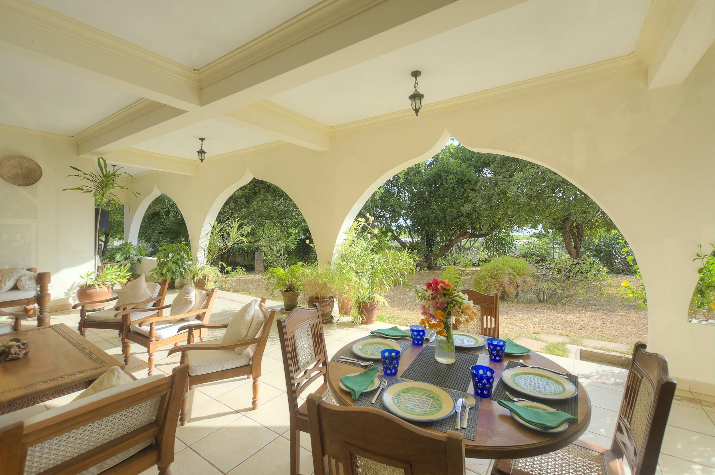 Maweni House -  Outside008.jpg