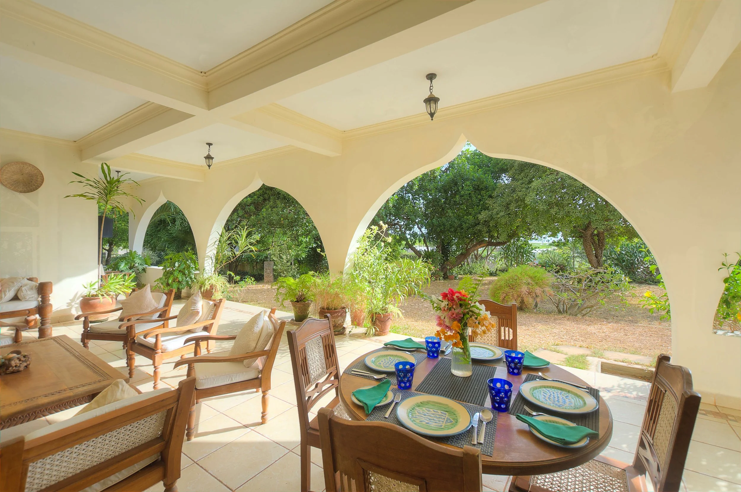 Maweni House -  Outside008.jpg