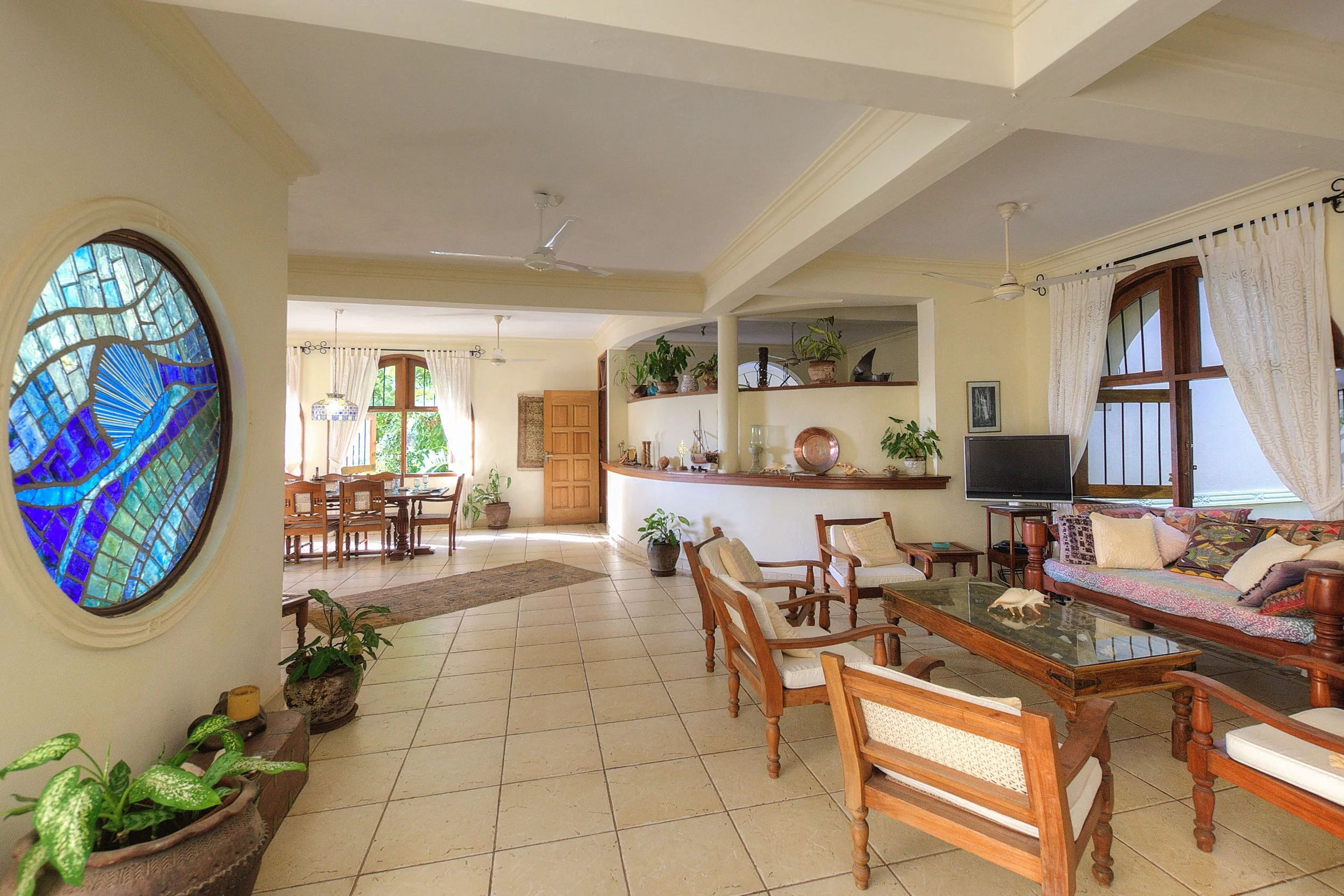 Maweni House -  Living Room001_1.jpg