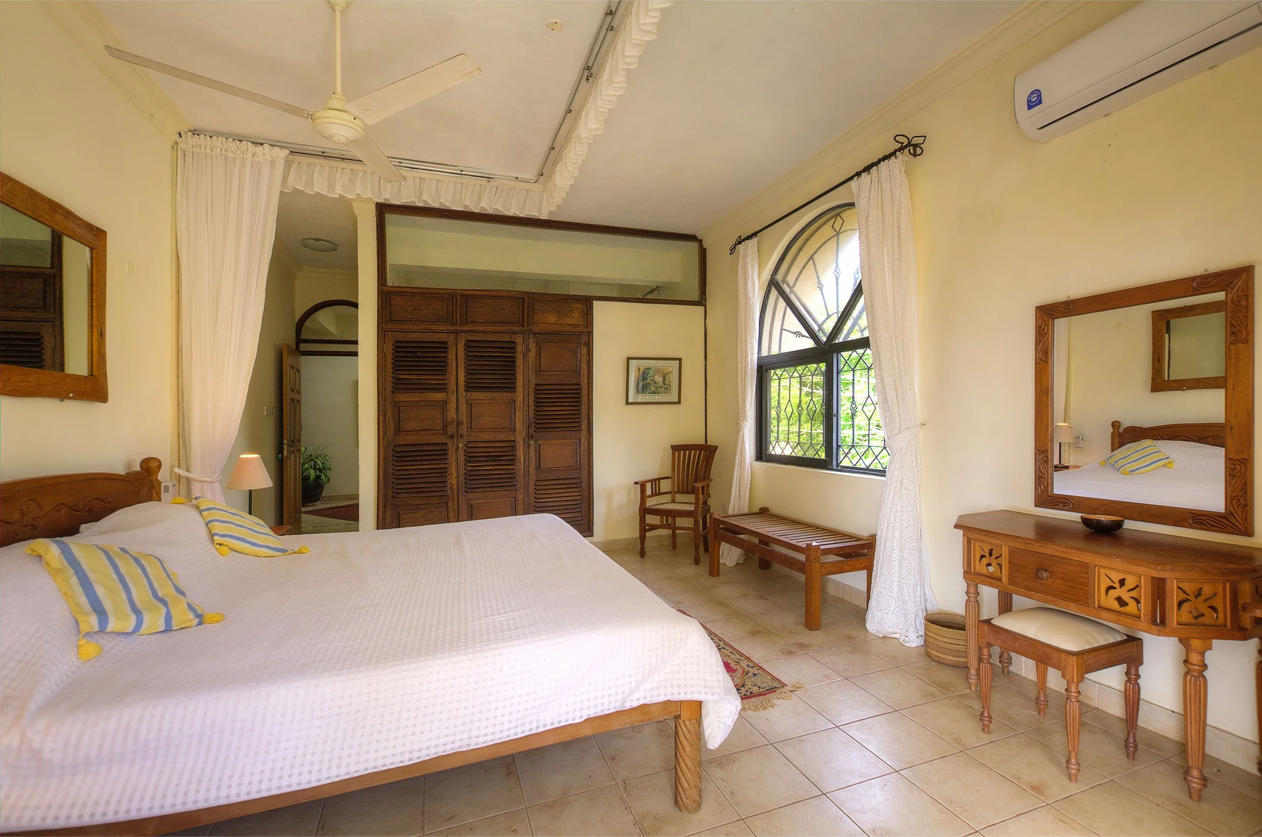 Maweni House -  Bedrooms 002.jpg