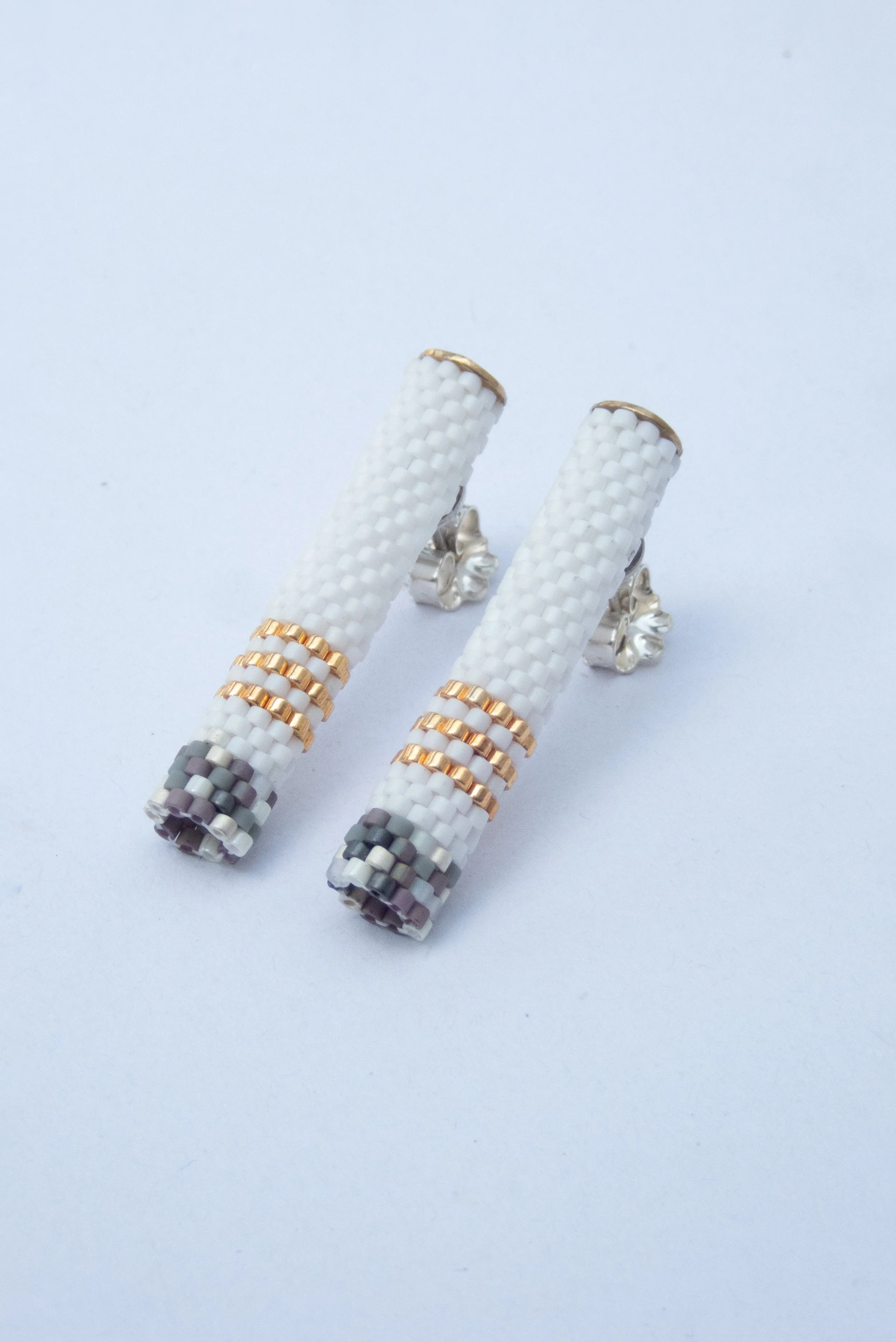 SHORTS BEADED CIGARETTE EARRINGS