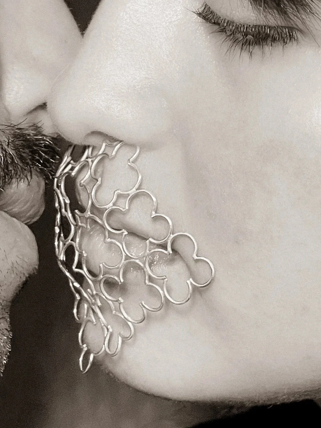 KISS IN A CAGE - 2025