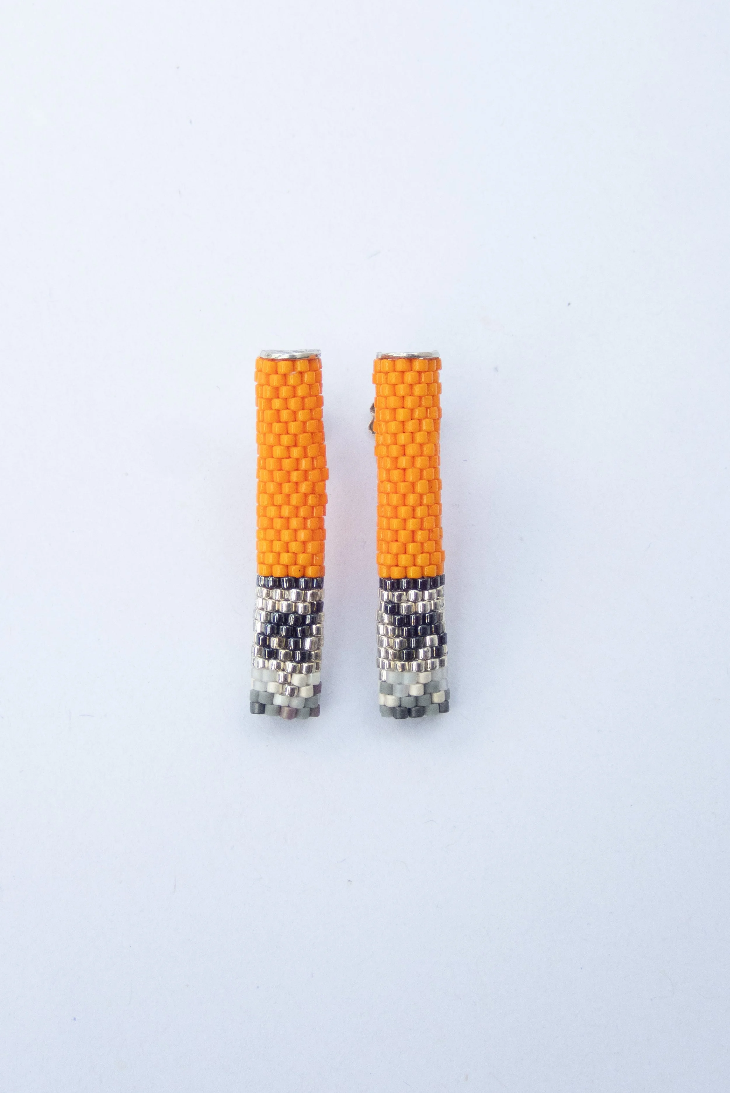 SHORTS BEADED CIGARETTE EARRINGS