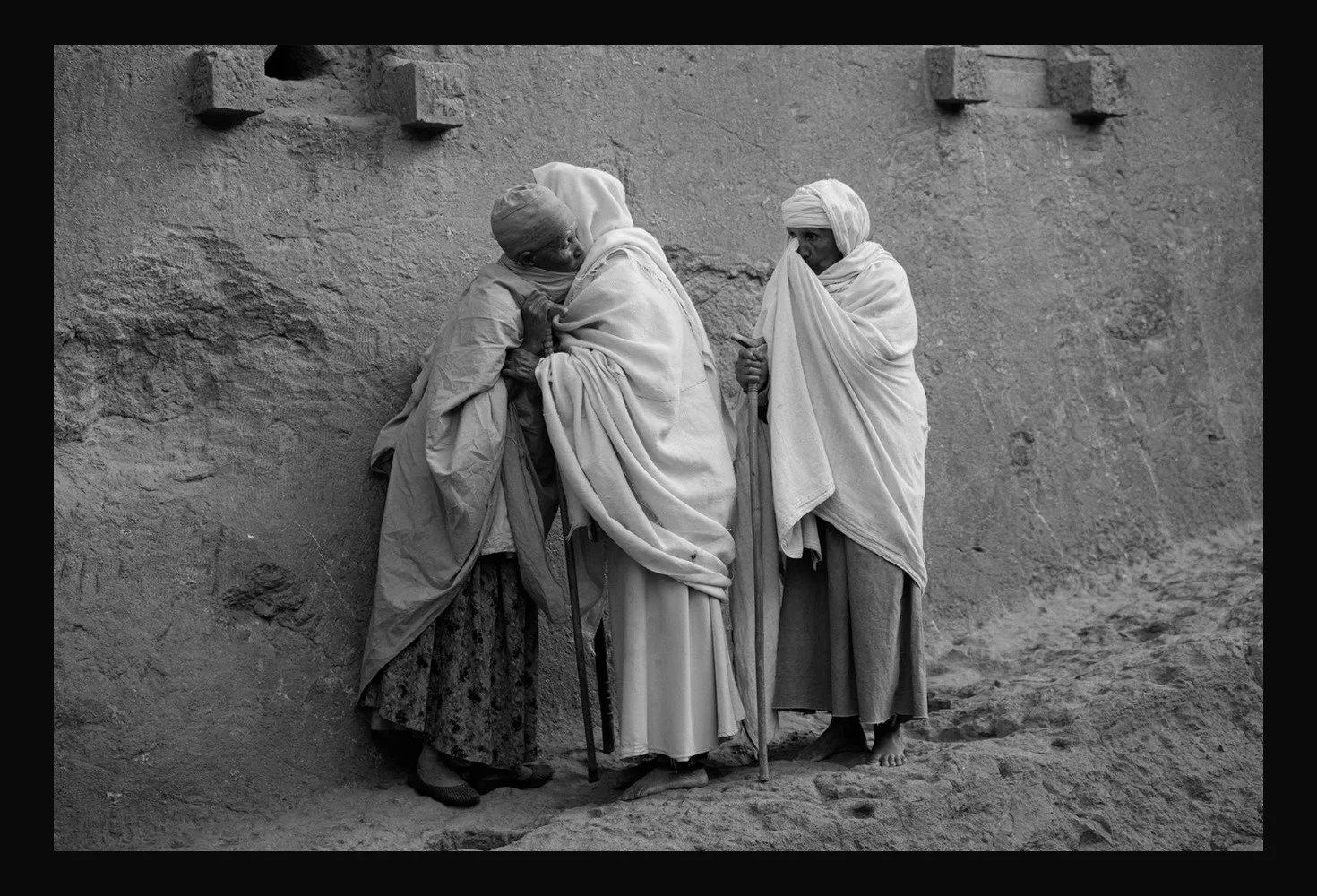 presence_10_three_women_wall.jpg